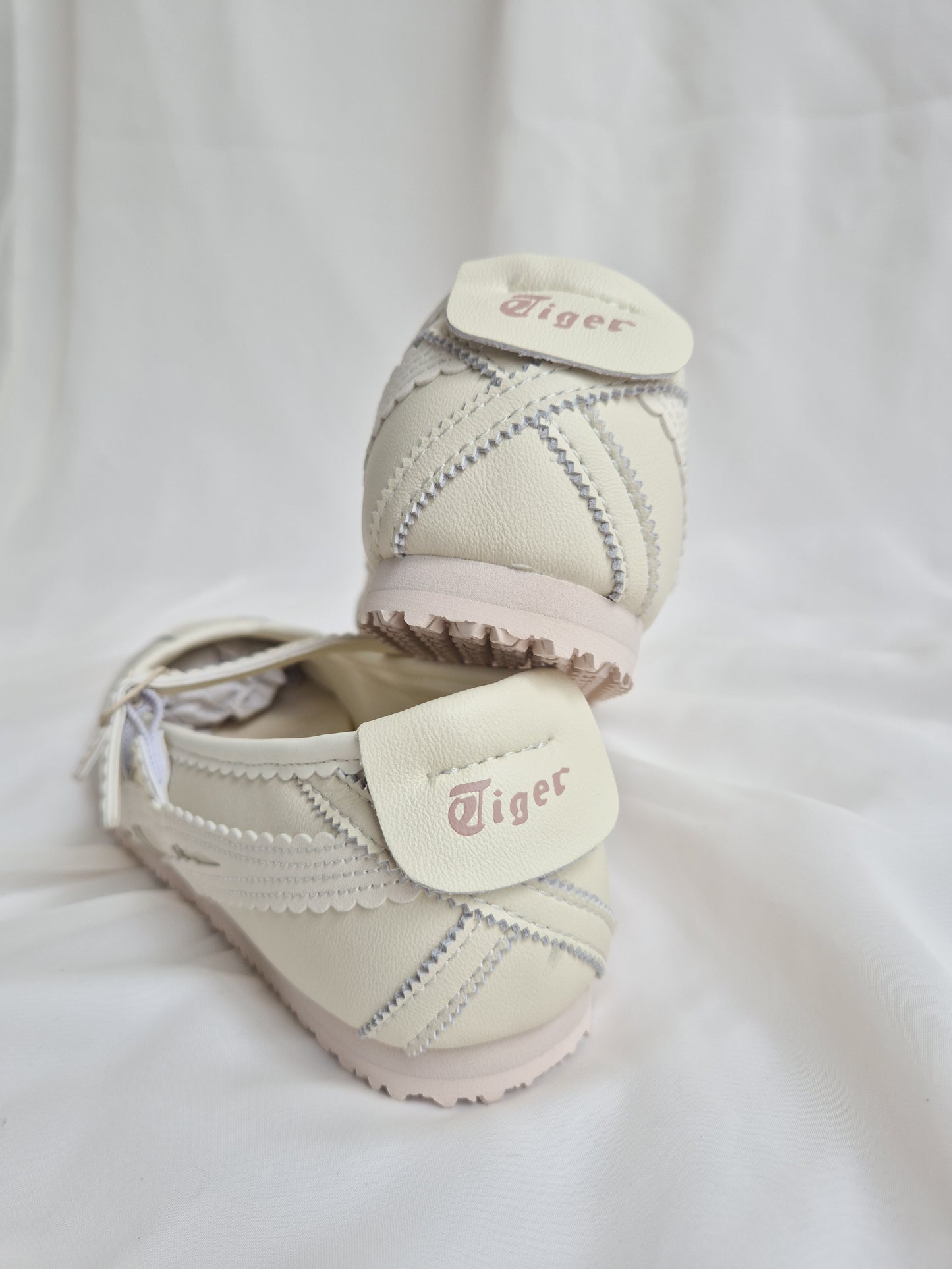 Onitsuka Tiger Ballet white cream