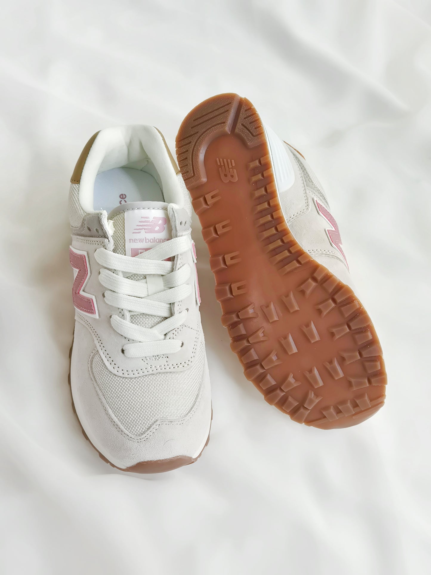 New balance 574 white and pink