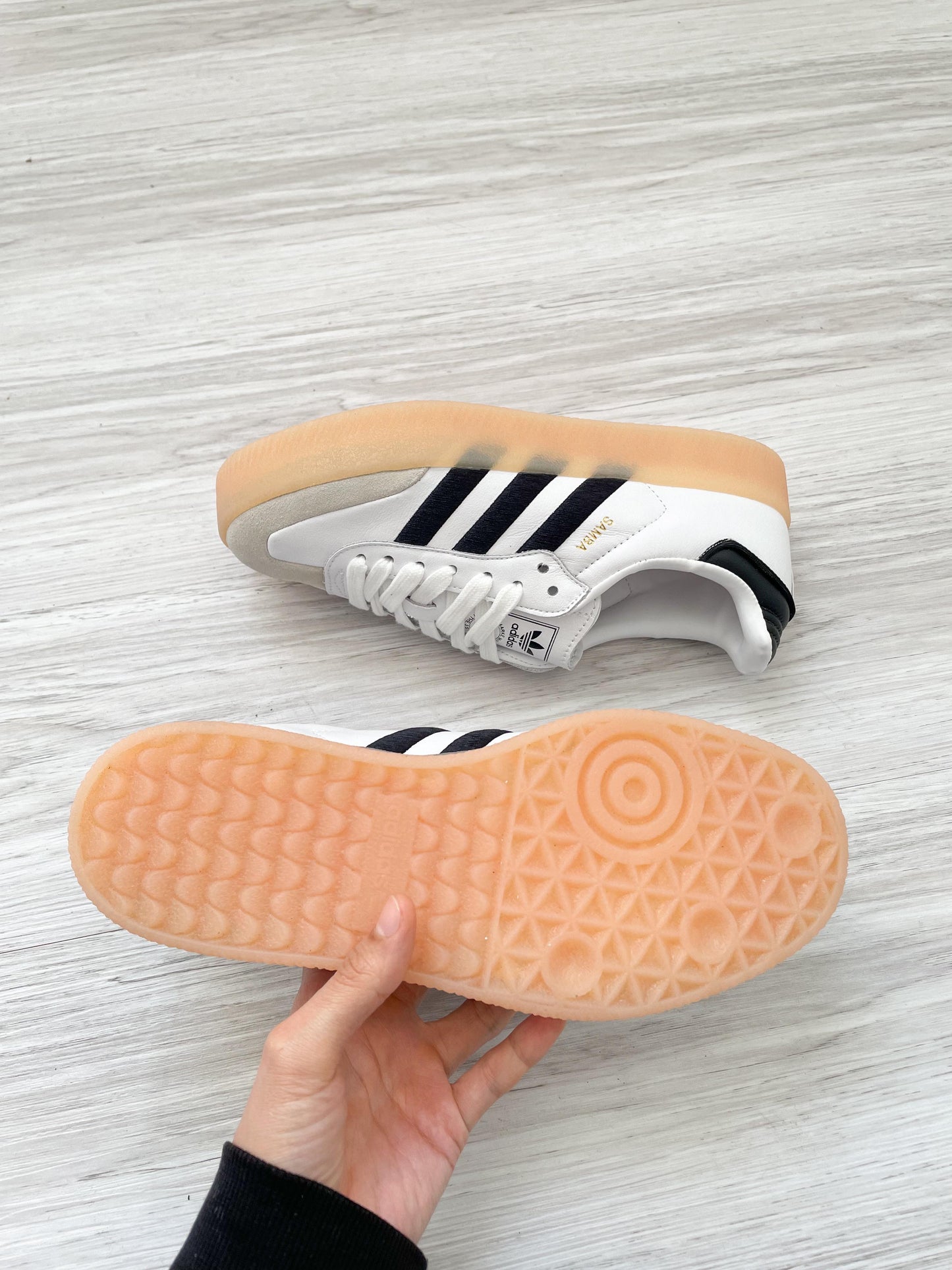 Sambae White Black Gum