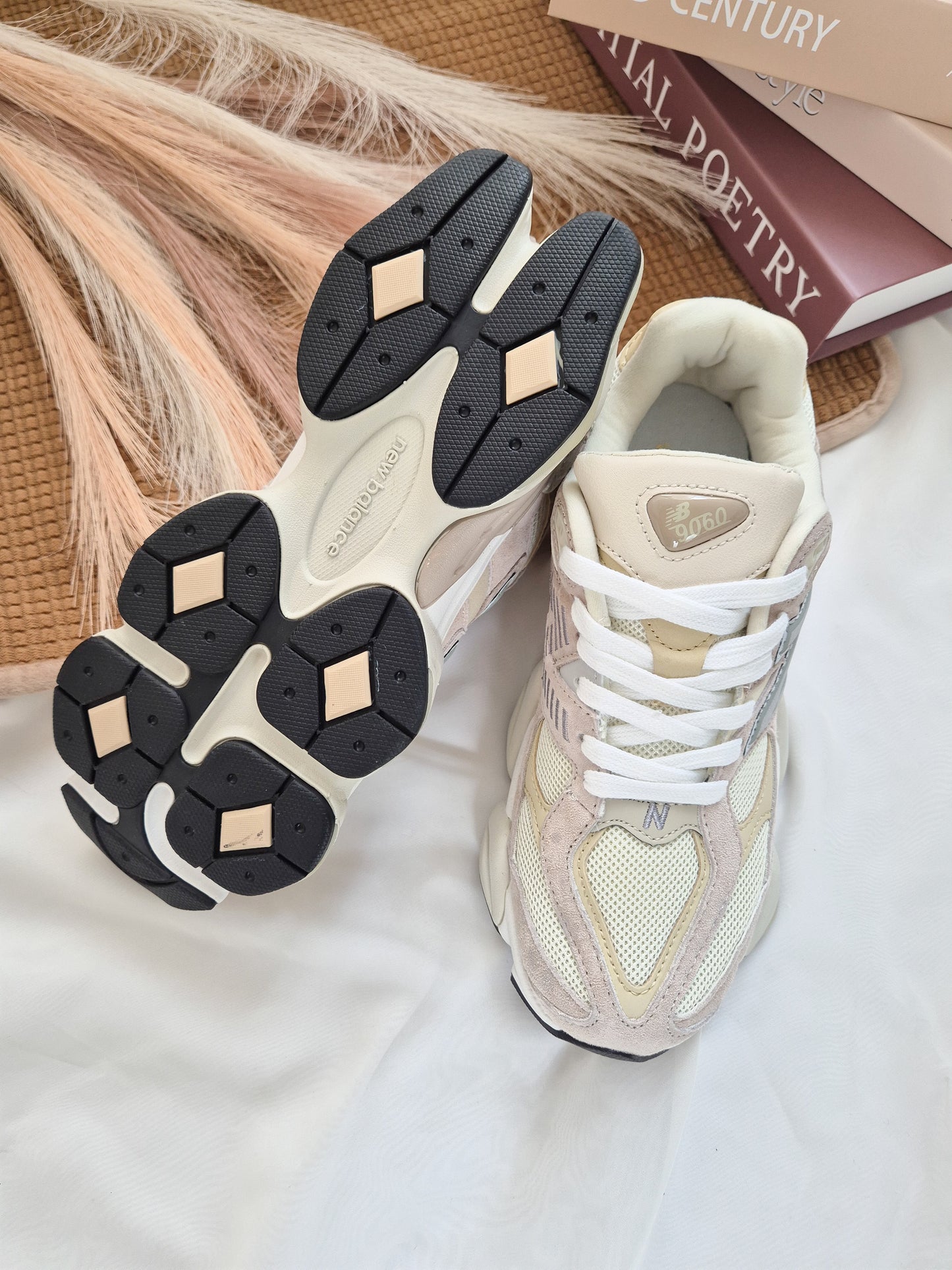 9060 Beige/ Brown