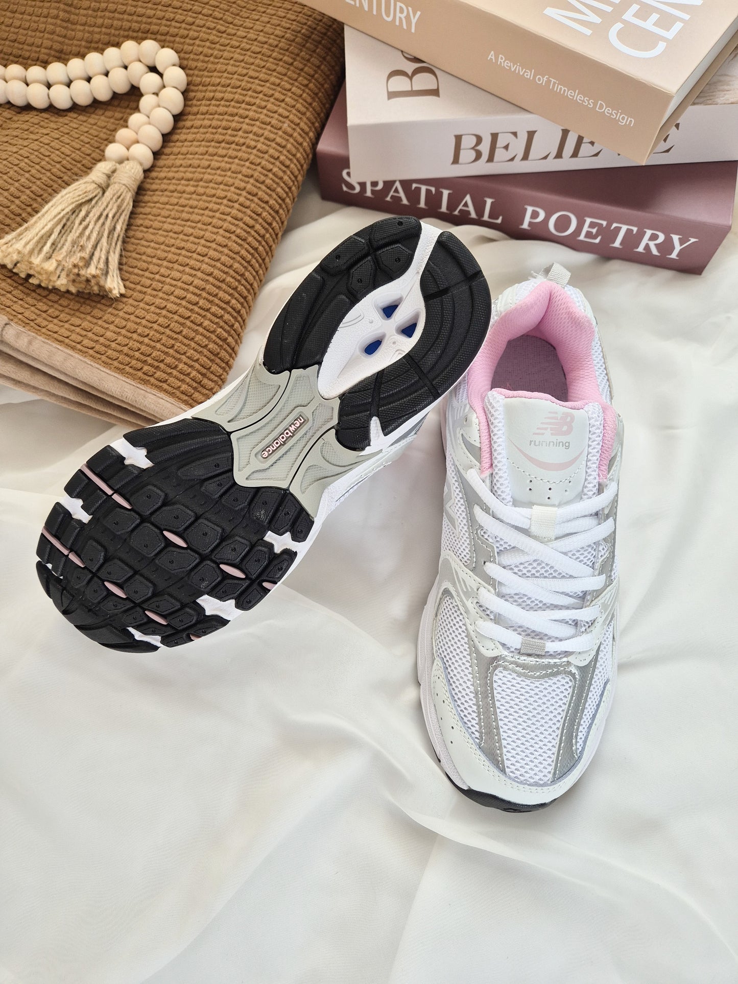 530 Soft Pink/white