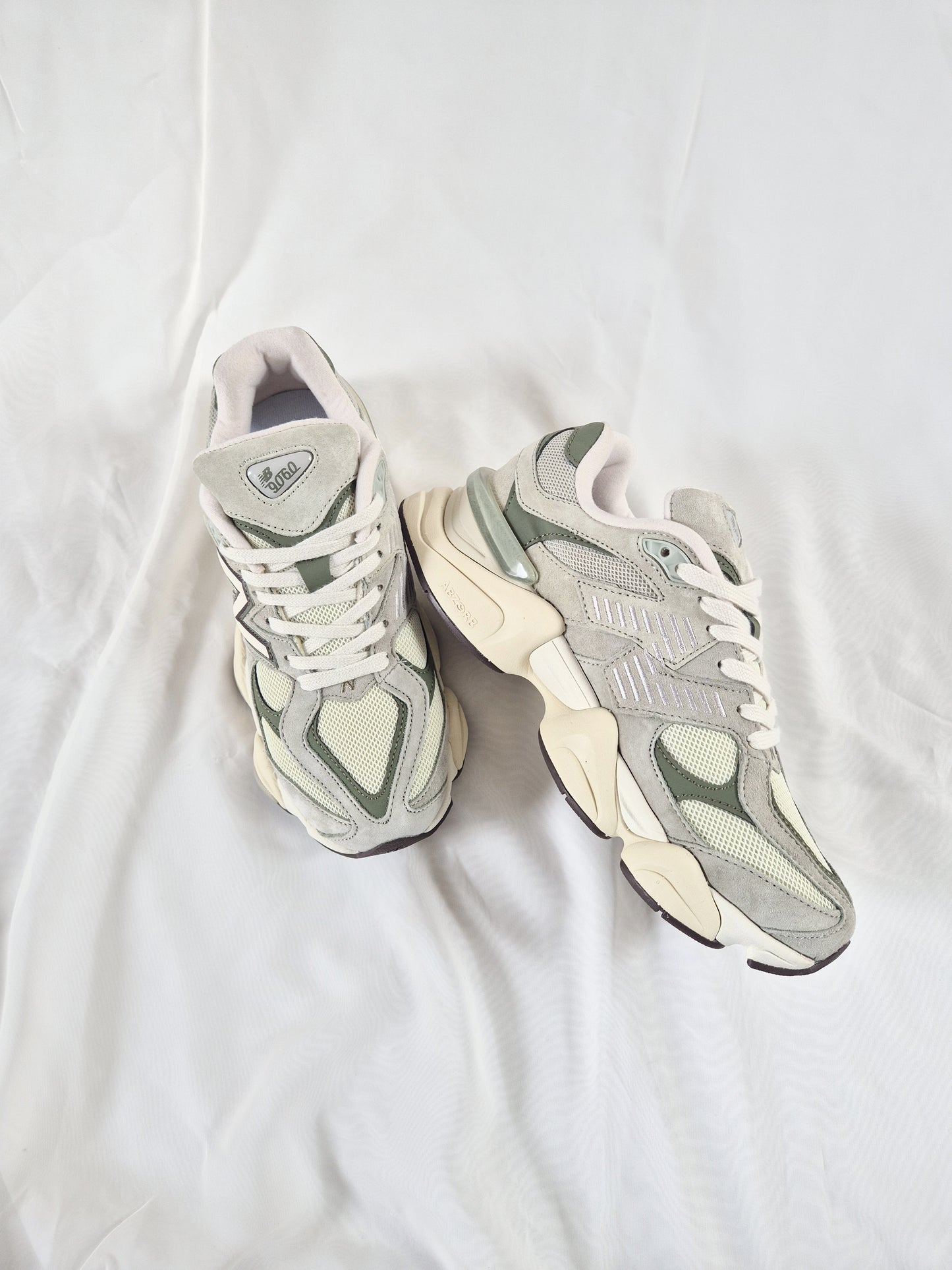 9060 Mid Green Olive