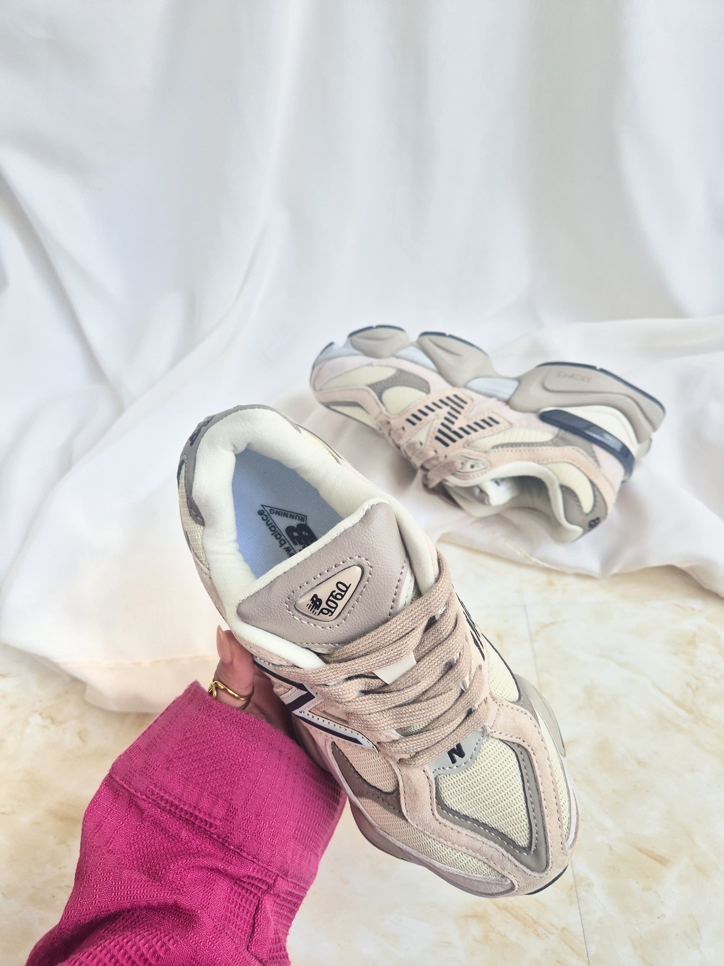 9060 Beige and Blue