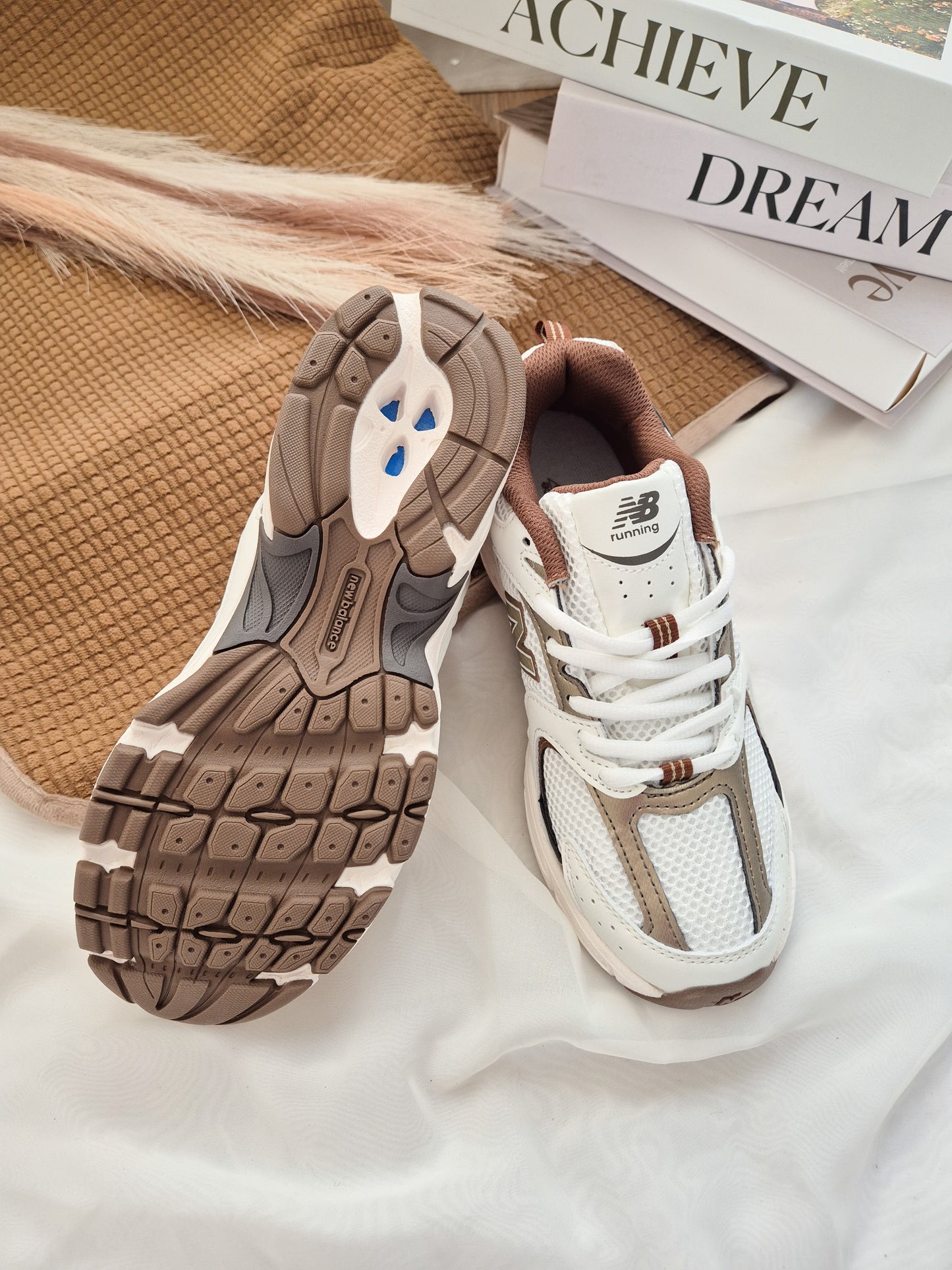 530 White Brown