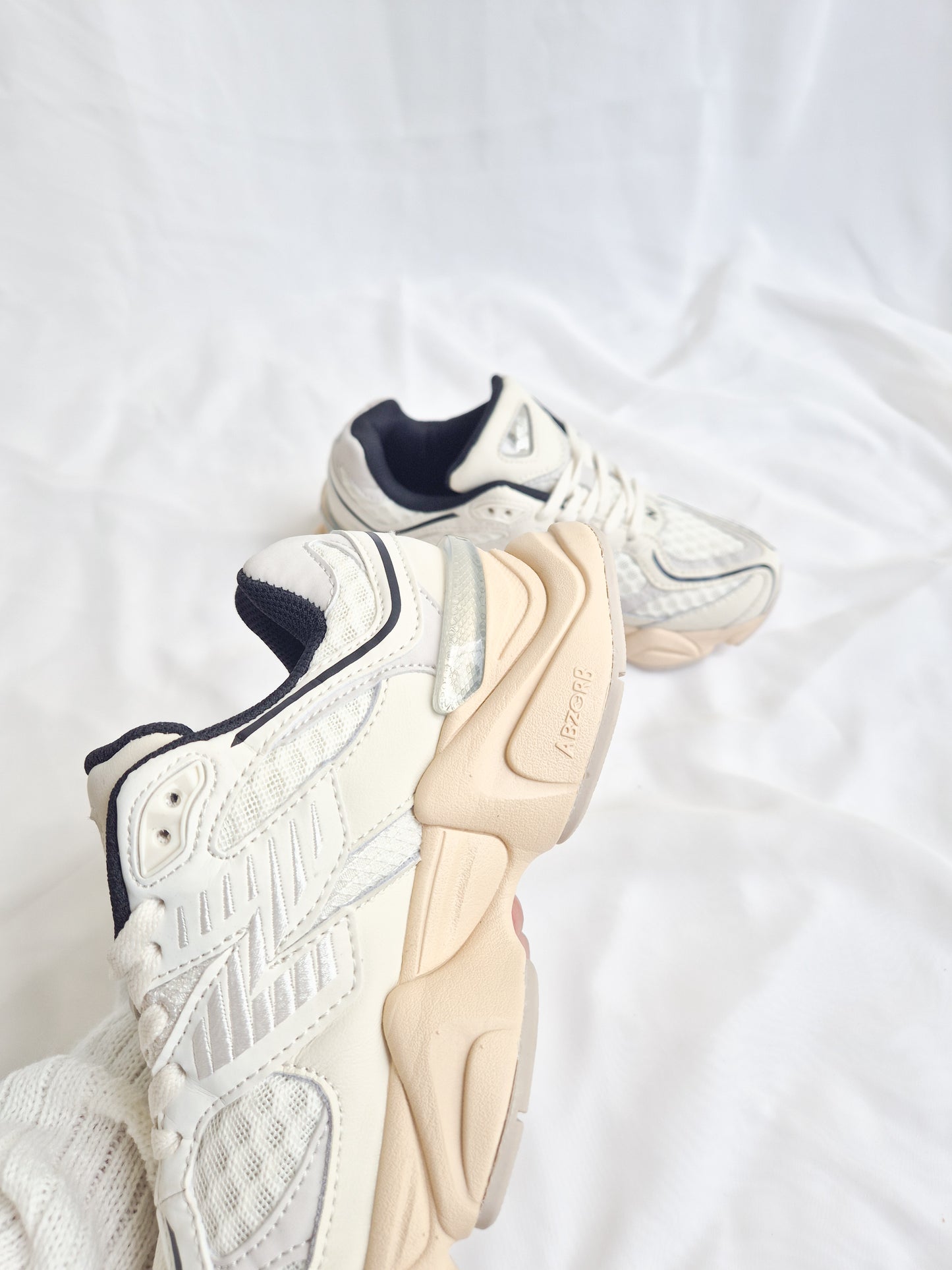 NB 9060 Line Beige Black