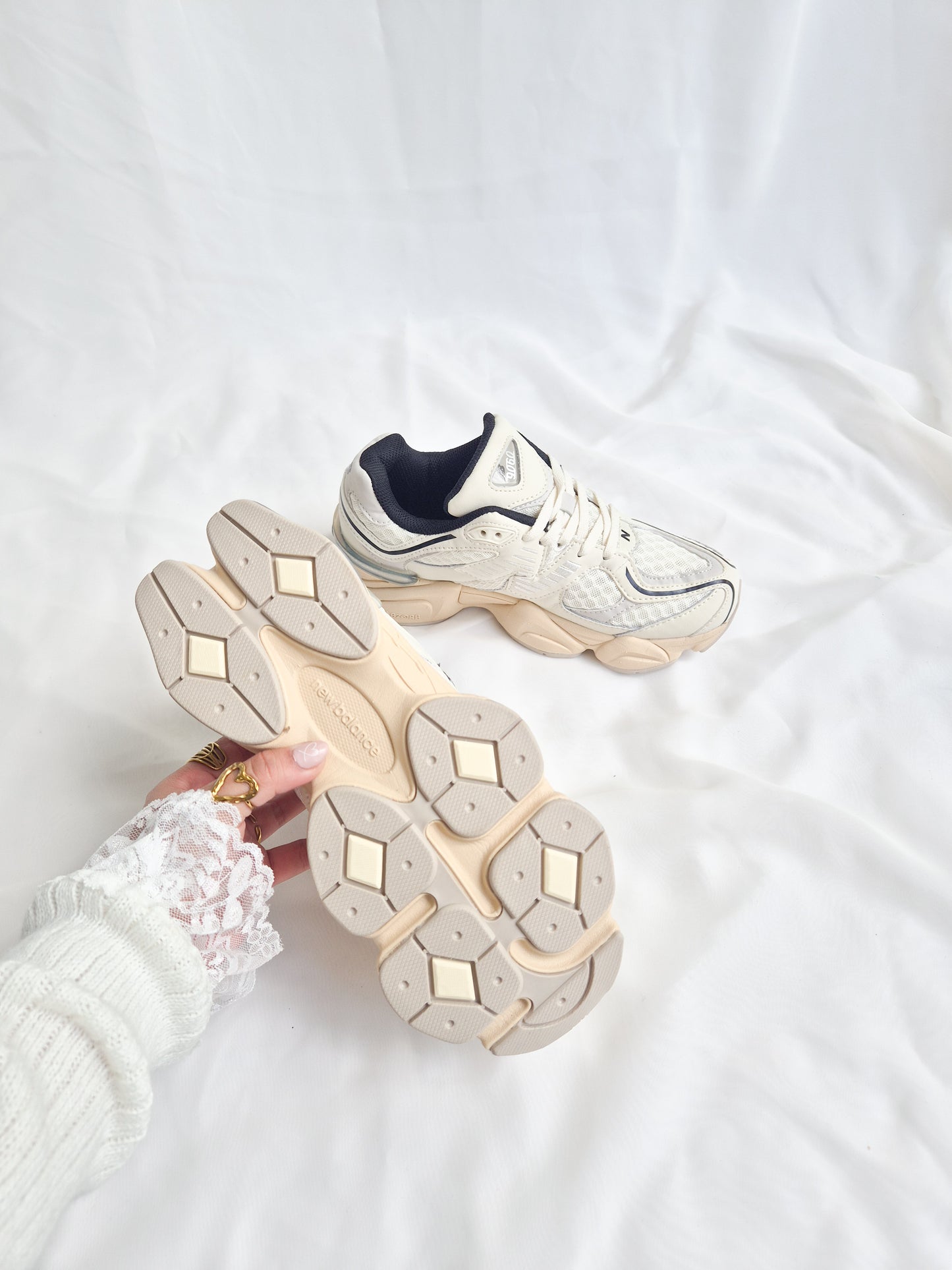 NB 9060 Line Beige Black