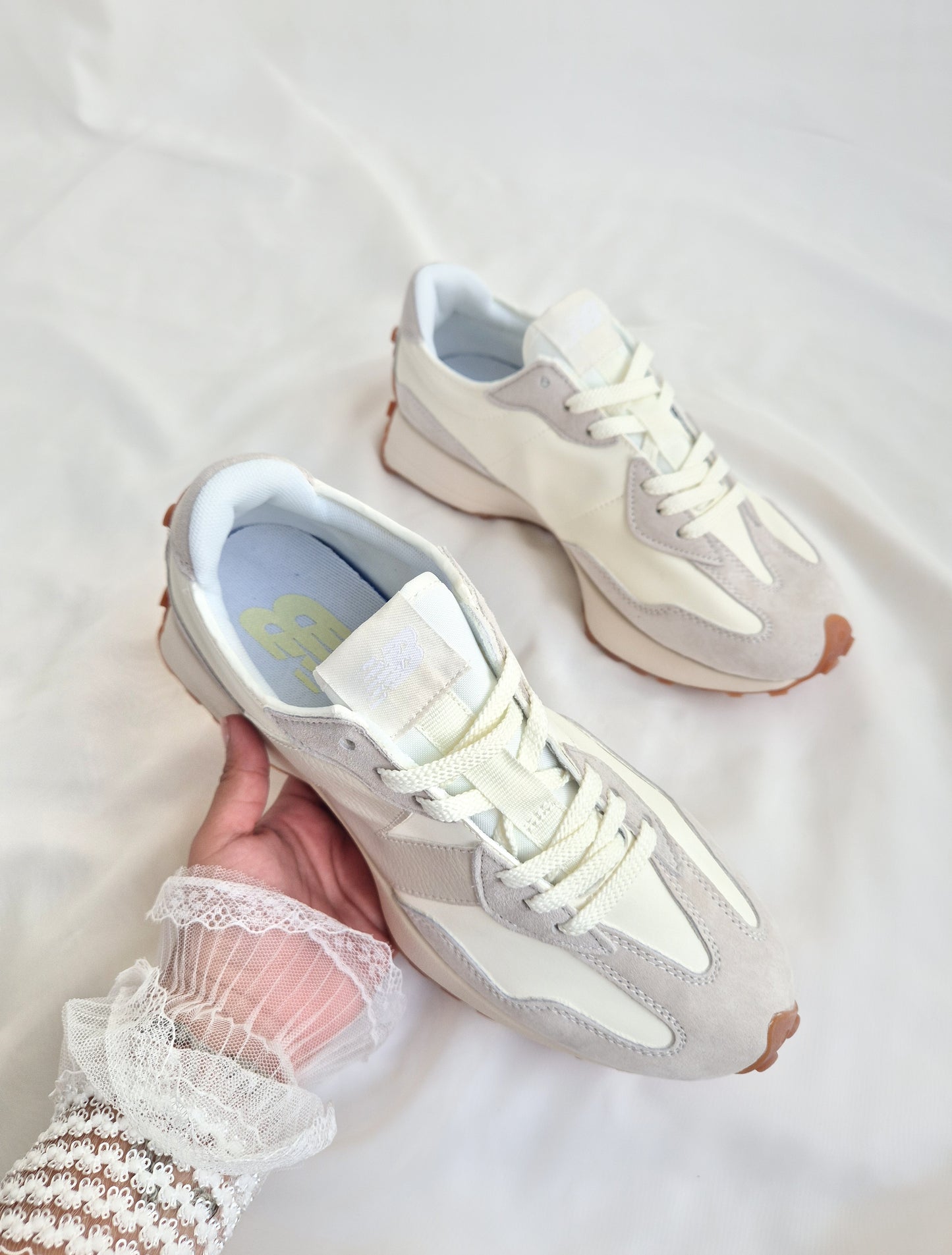 327 Navy Beige White