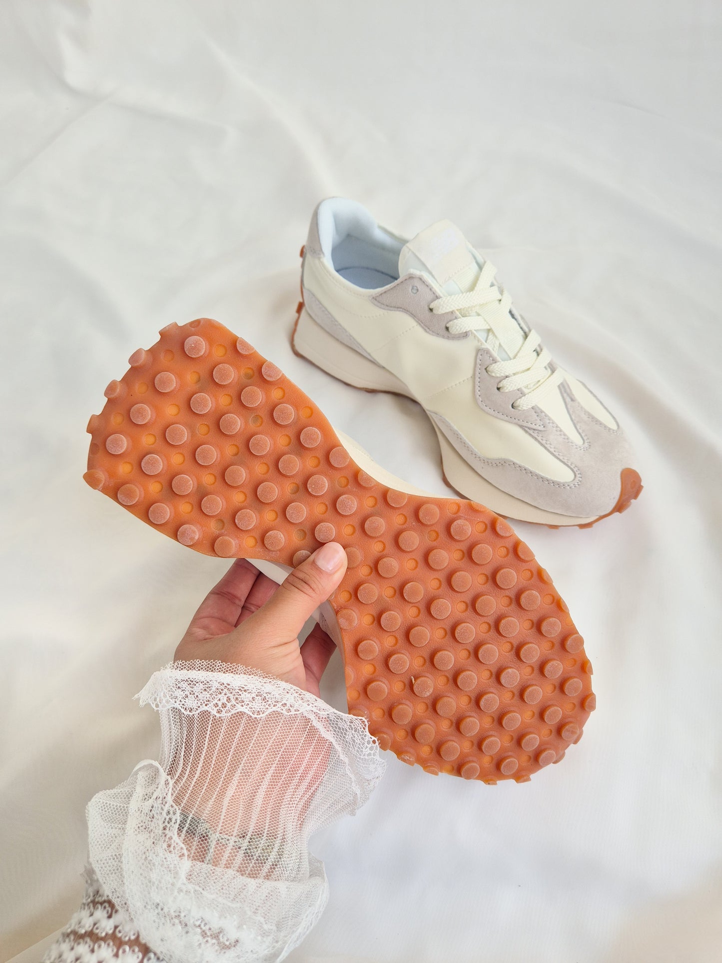 327 Navy Beige White