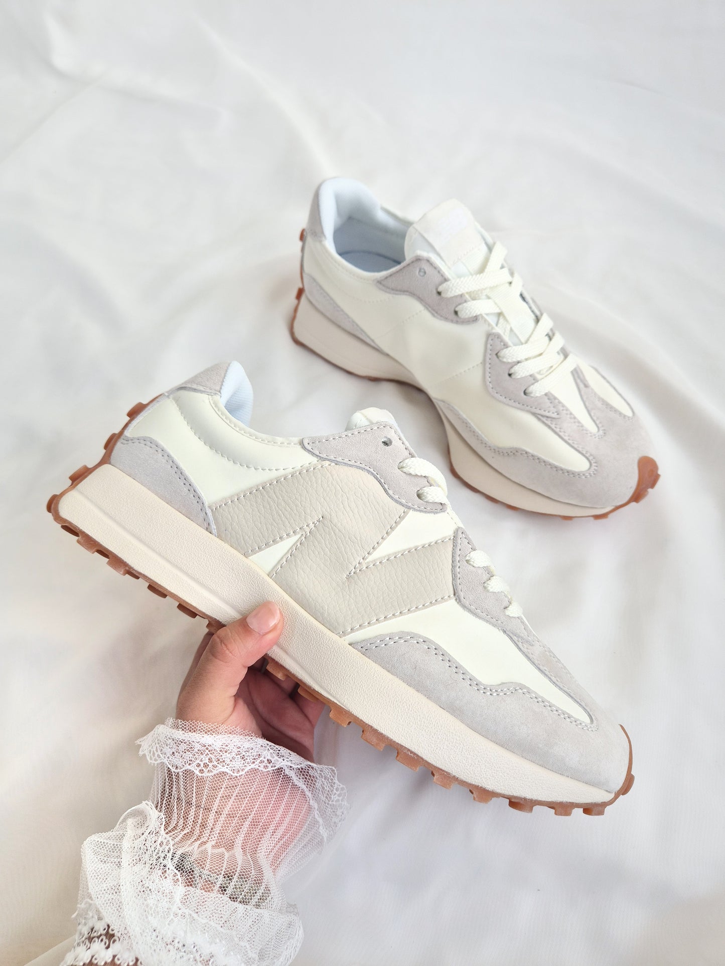 327 Navy Beige White