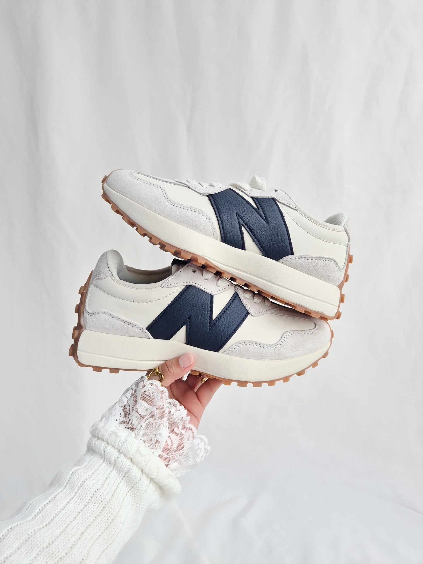 NB 327 White & blue Navy