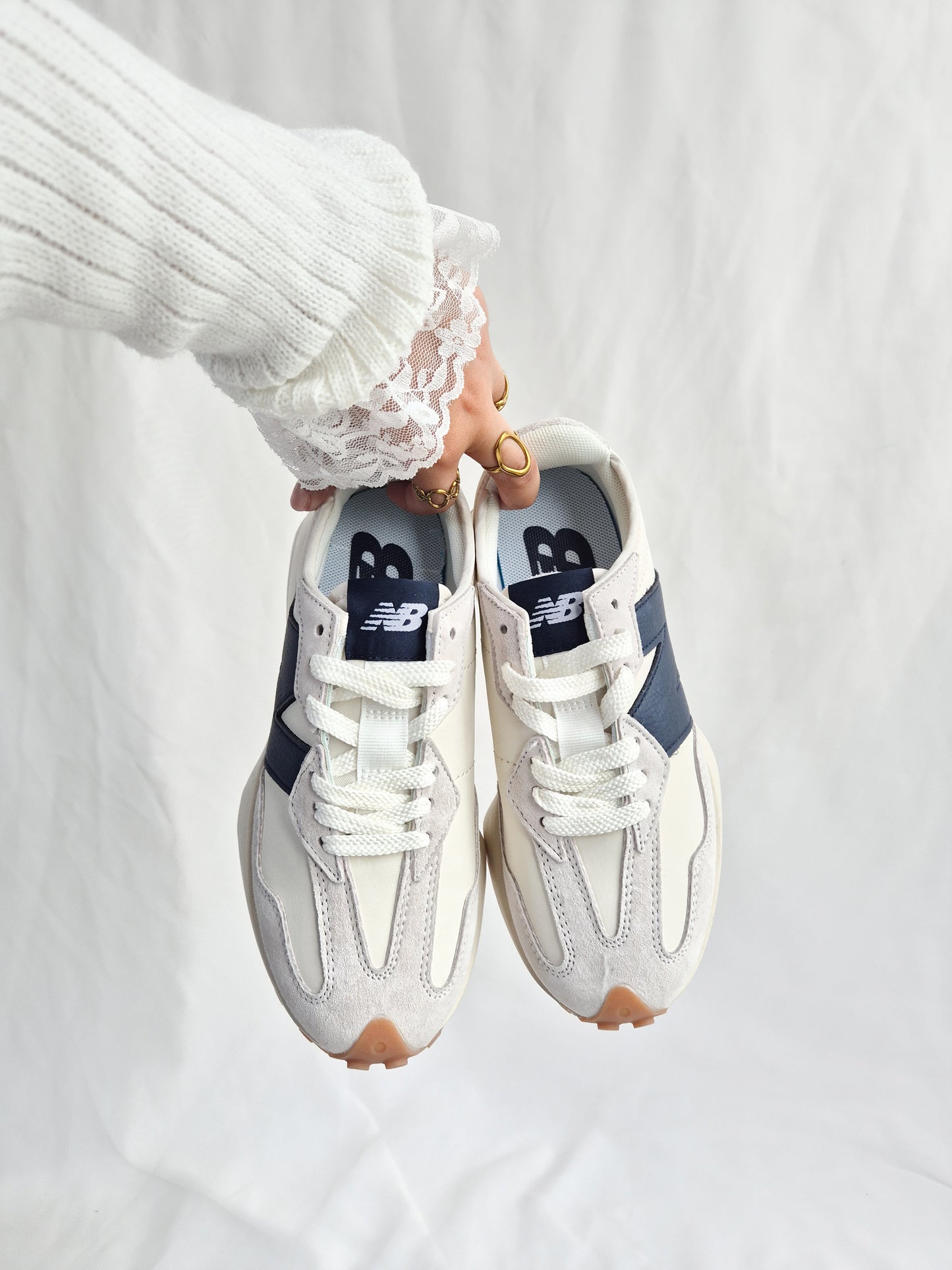 NB 327 White & blue Navy
