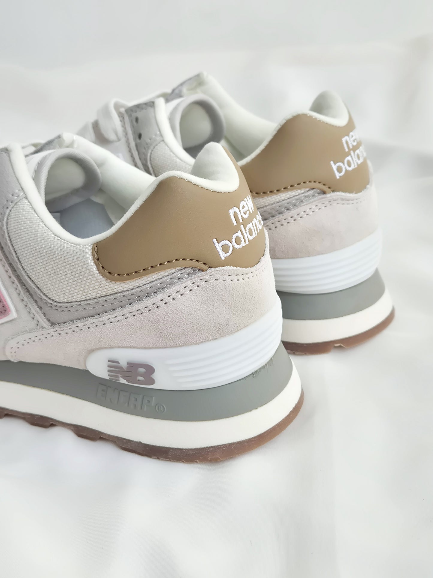 New balance 574 white and pink