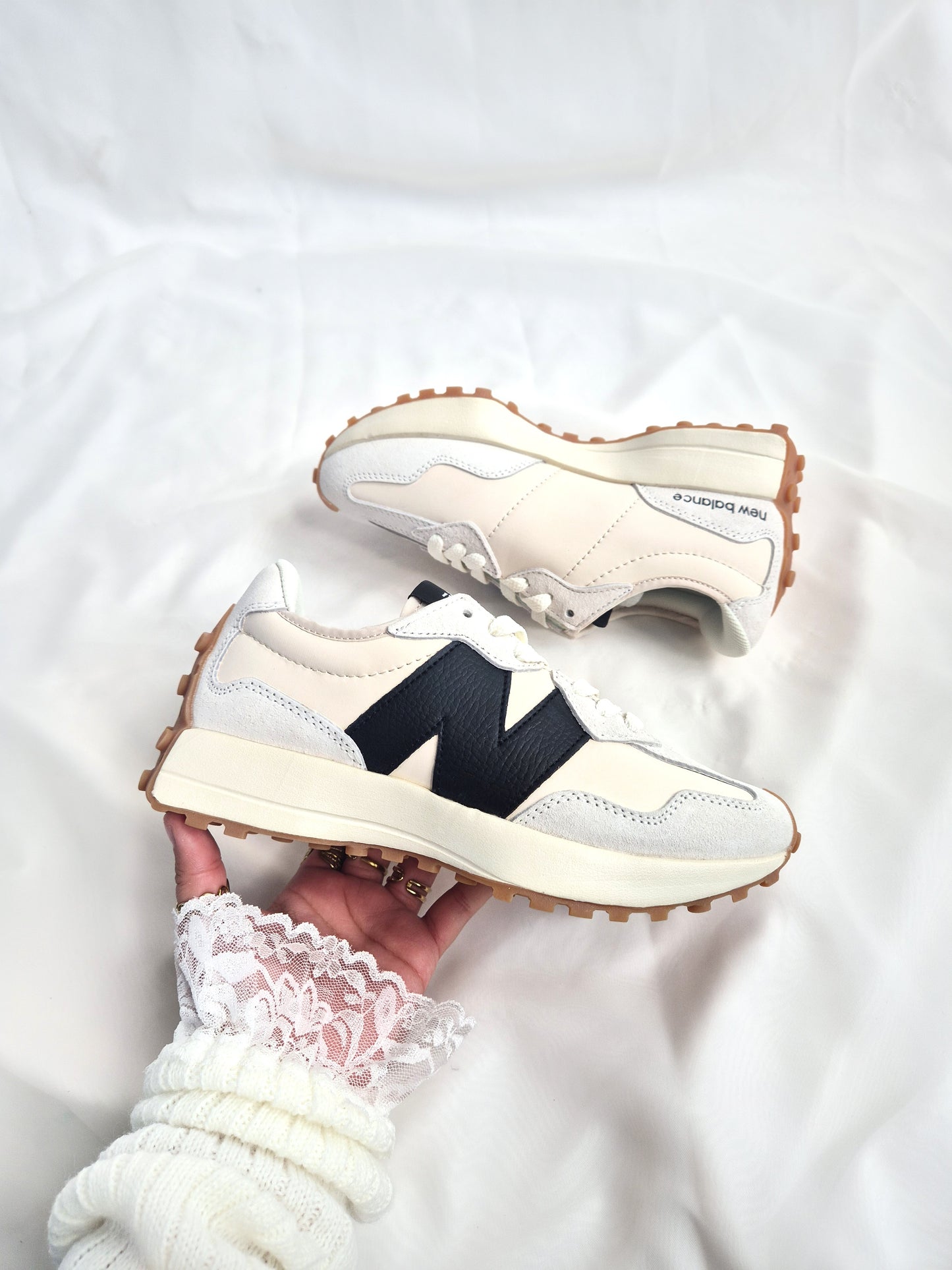 New Balance 327 Black Navy