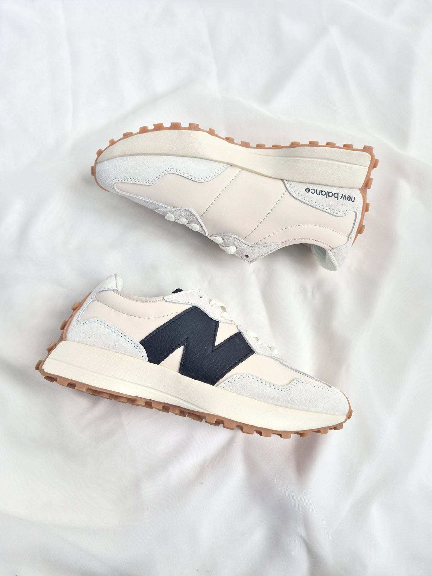 New Balance 327 Black Navy