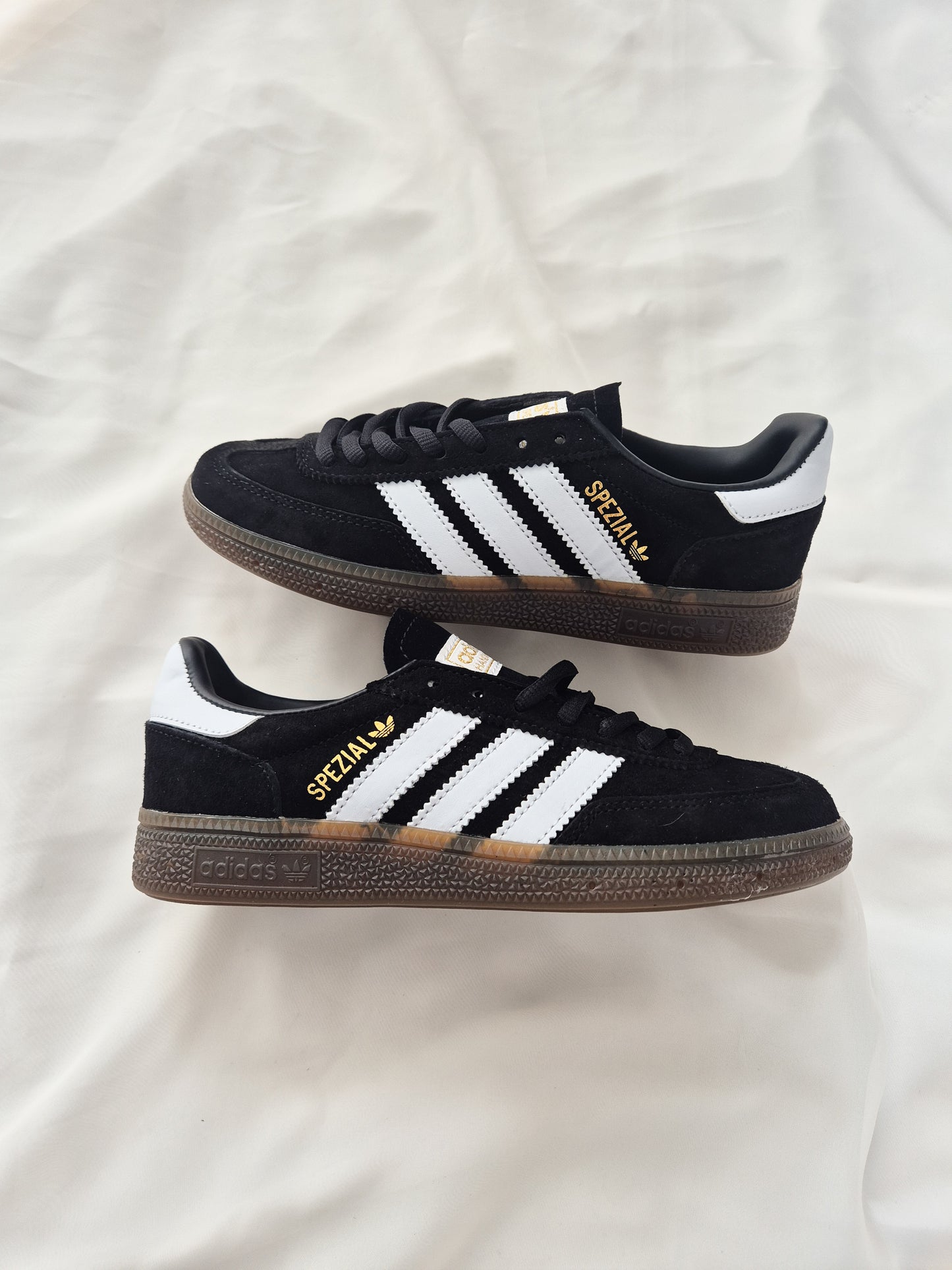 Adidas Spezial black gum