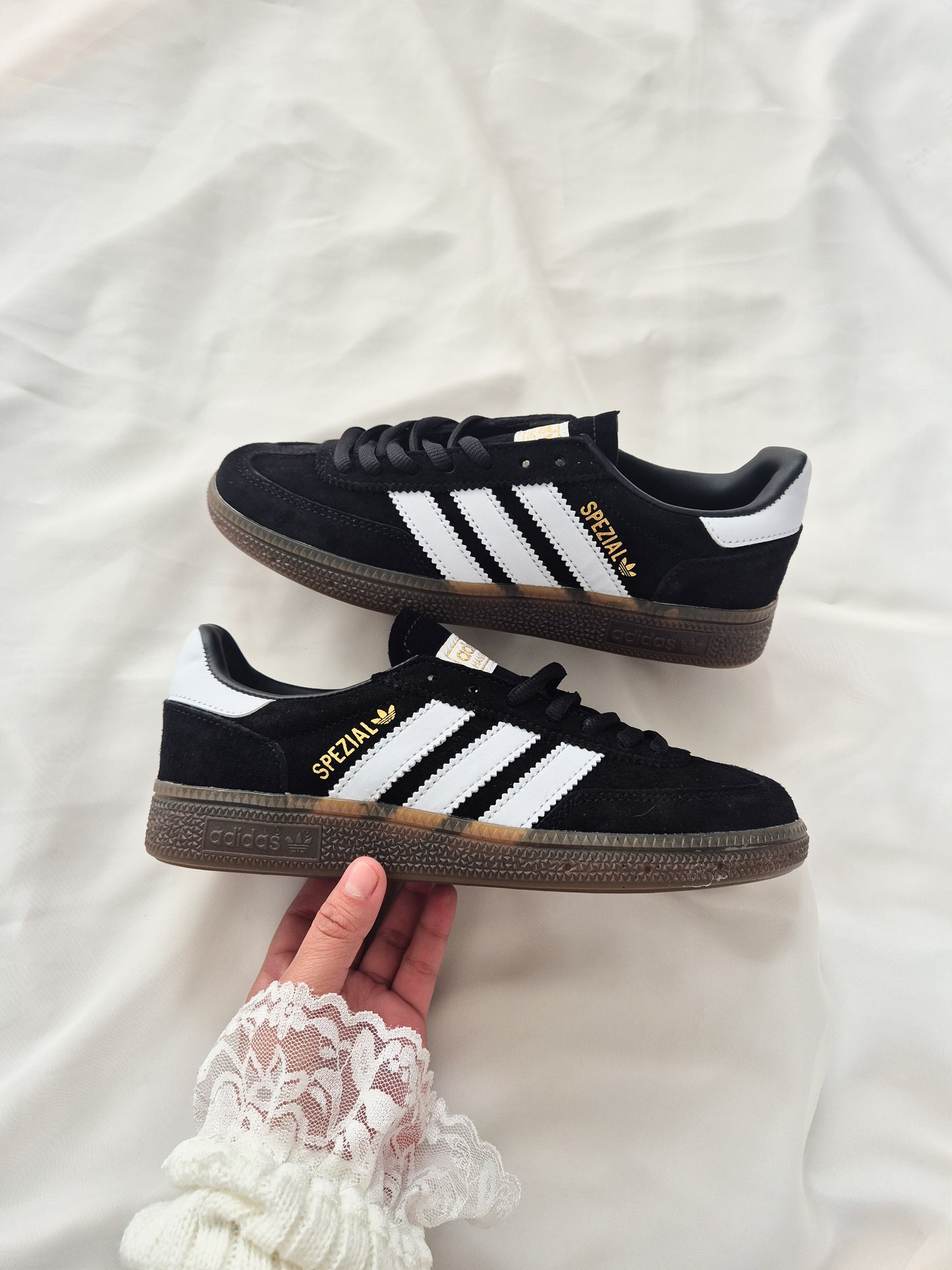 Adidas Spezial black gum