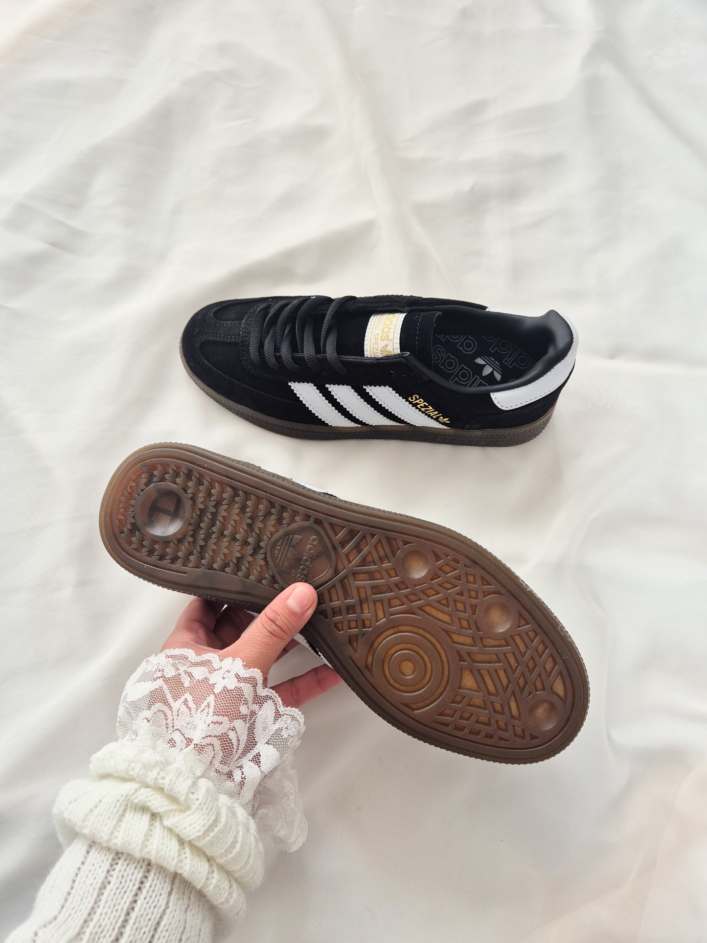 Adidas Spezial black gum