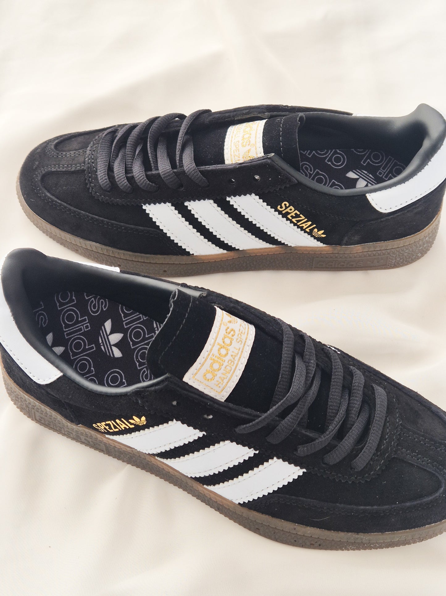 Adidas Spezial black gum