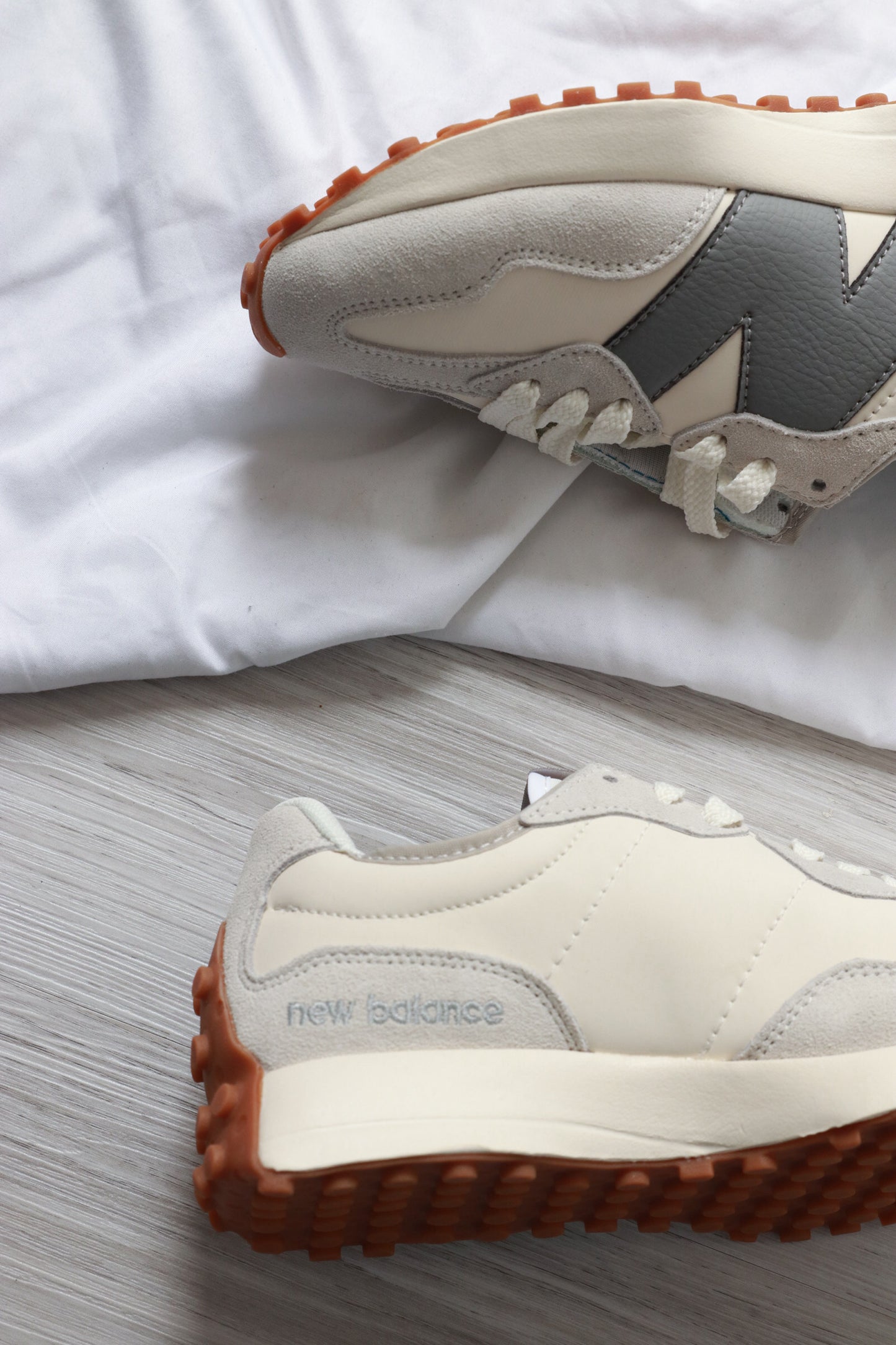 327 New Balance Greyligth