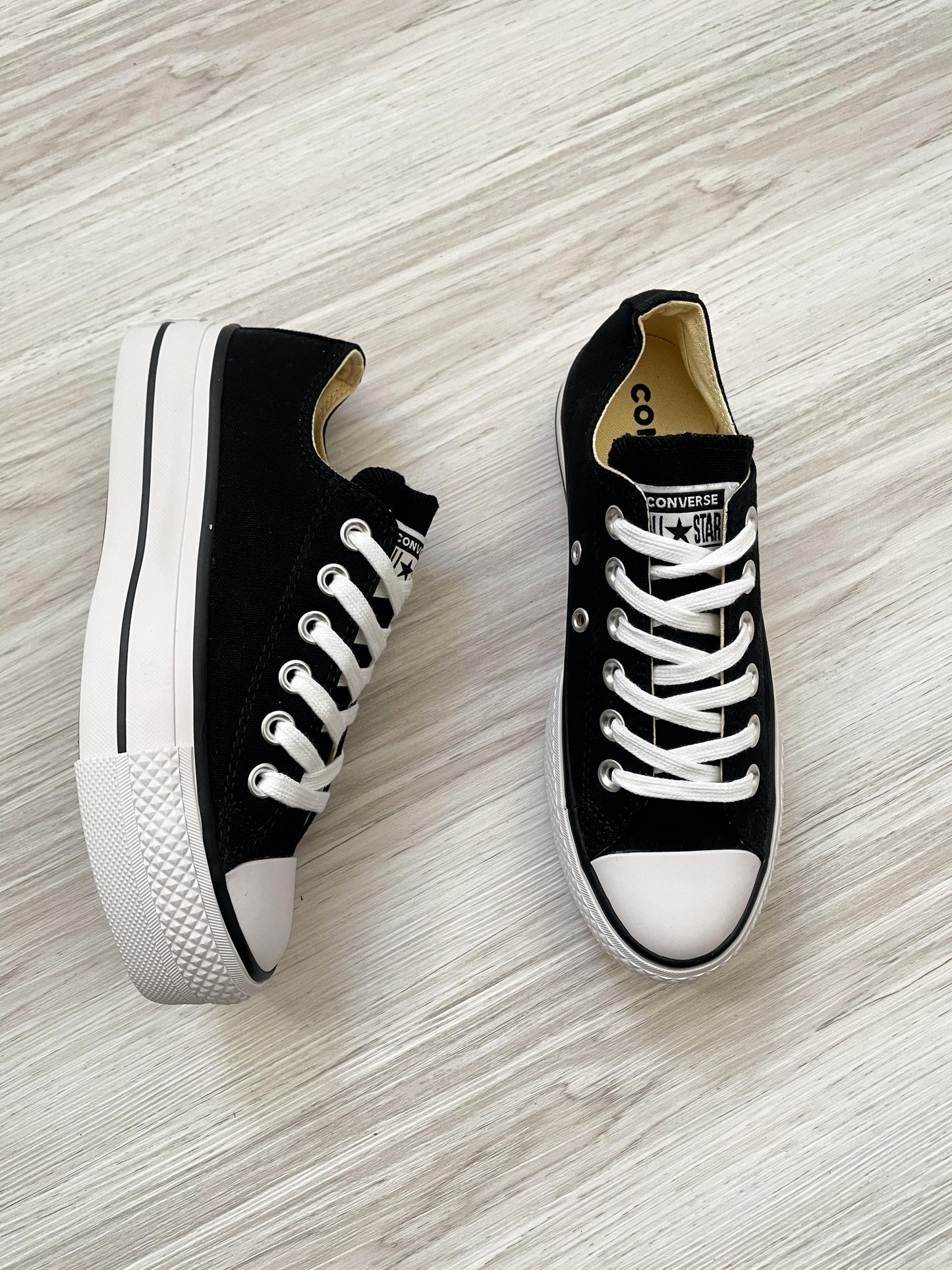 Chuck Taylor All Star Lift
Platform Low