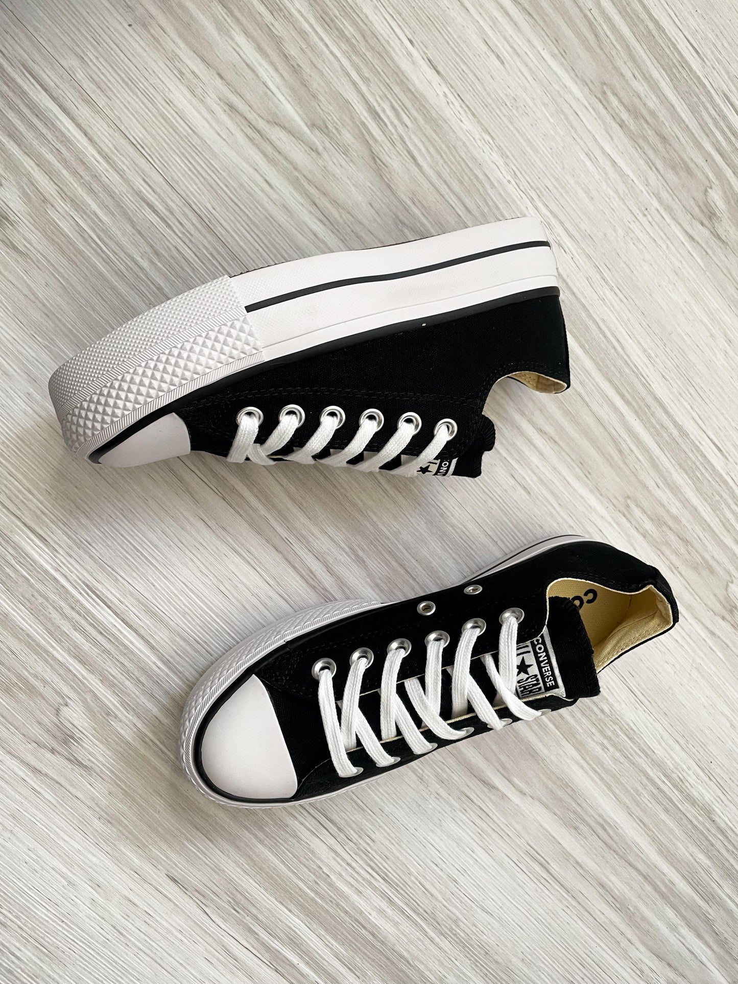 Chuck Taylor All Star Lift
Platform Low