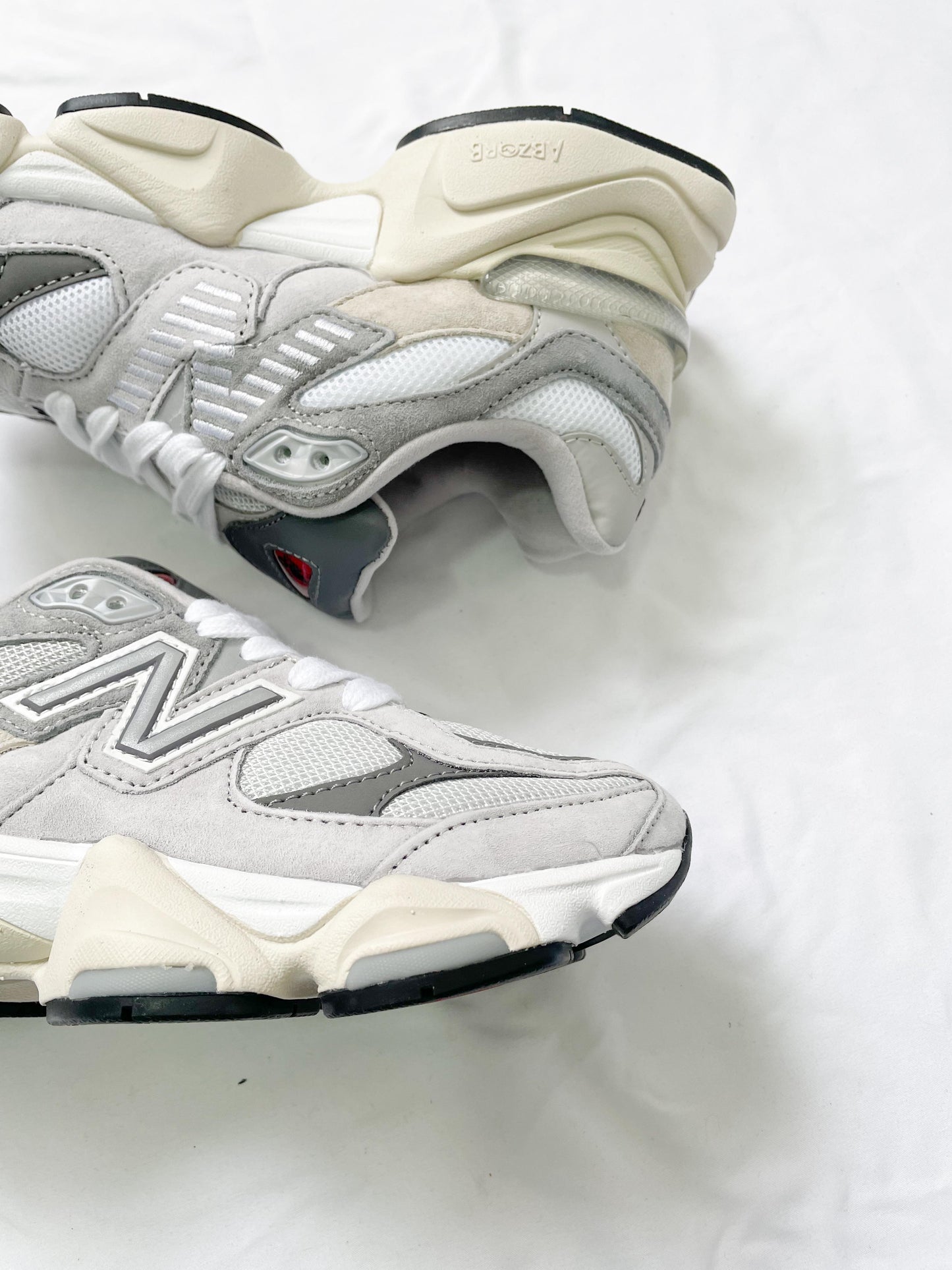 NB 9060 sea salt grey white