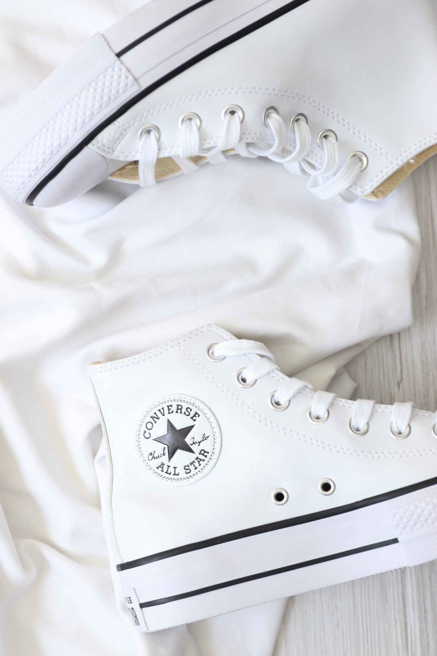 Plataforma White Cuero ( Con Plataforma)