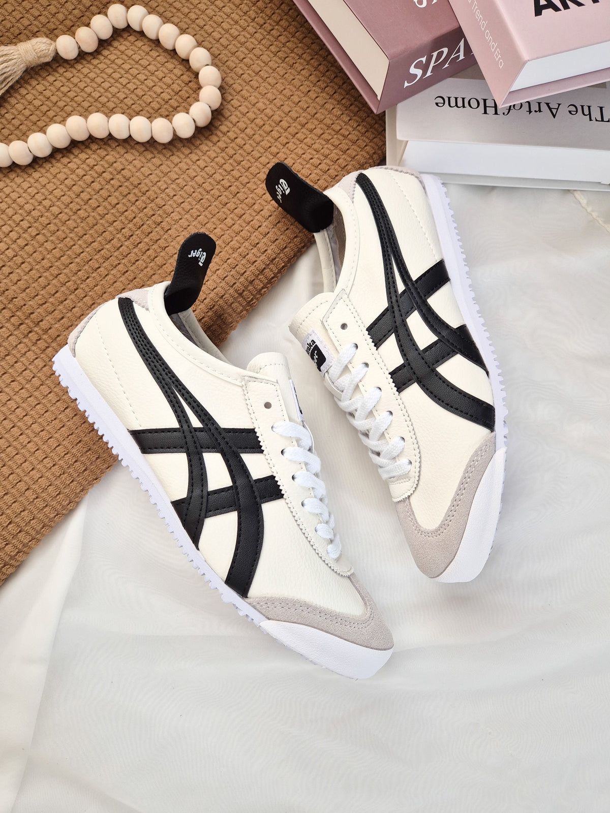 Onitsuka Tiger Black/White