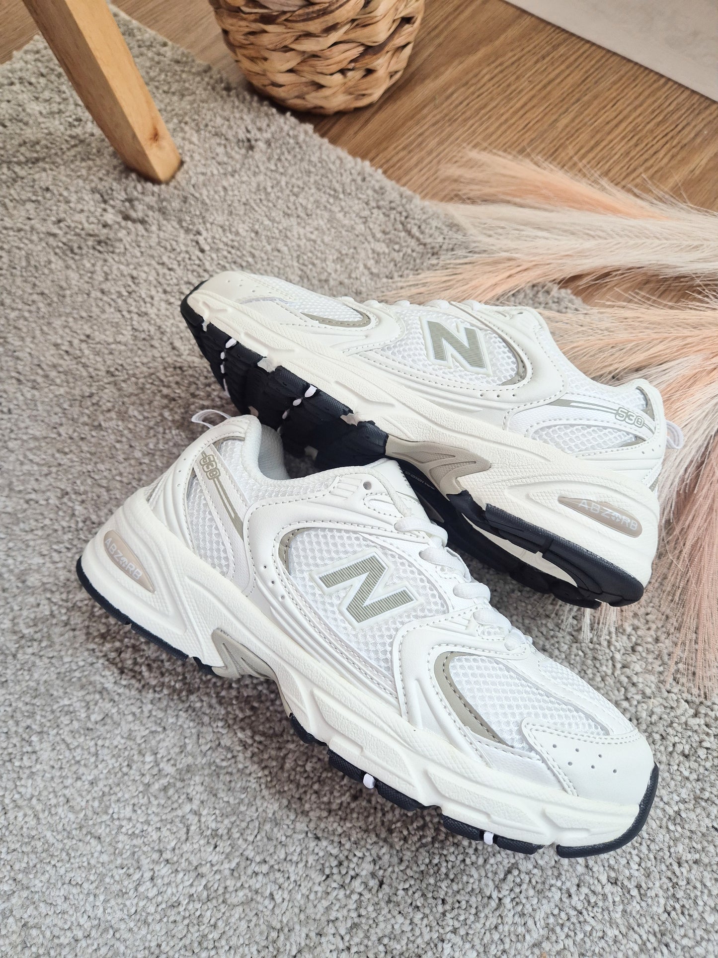 NB 530 Lightly Silver
