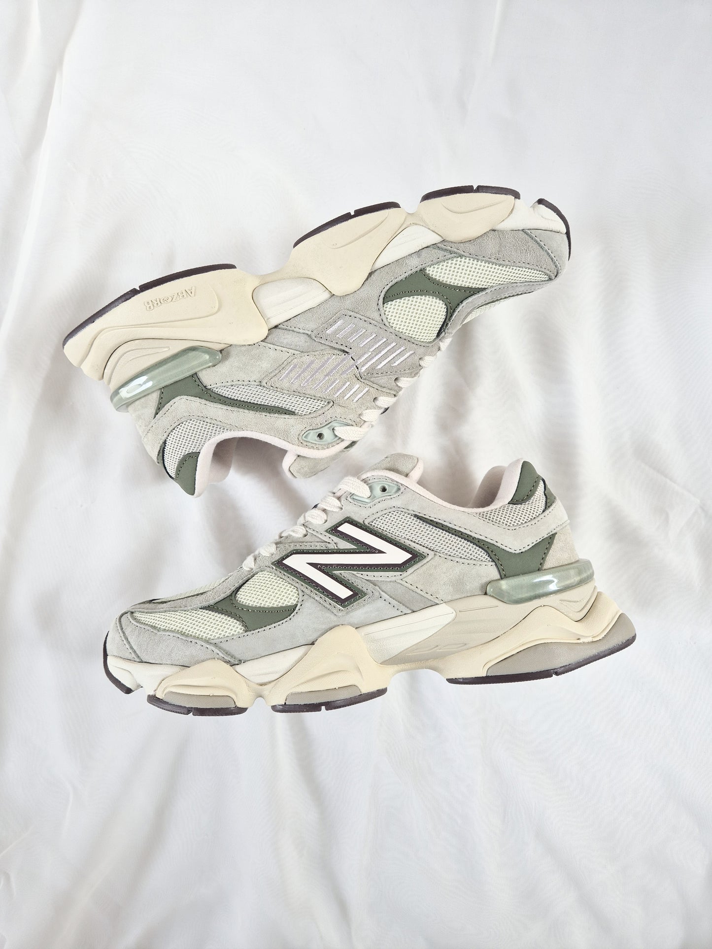 9060 Mid Green Olive