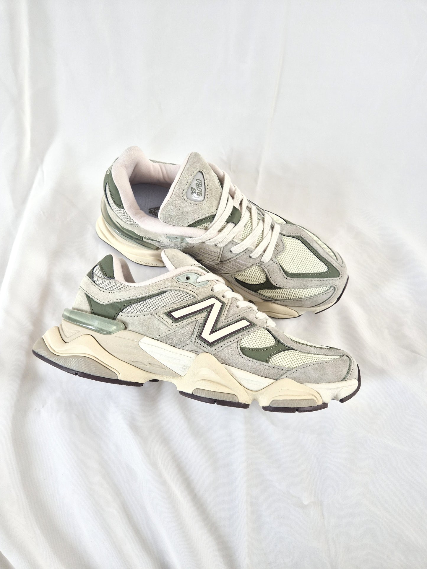 9060 Mid Green Olive