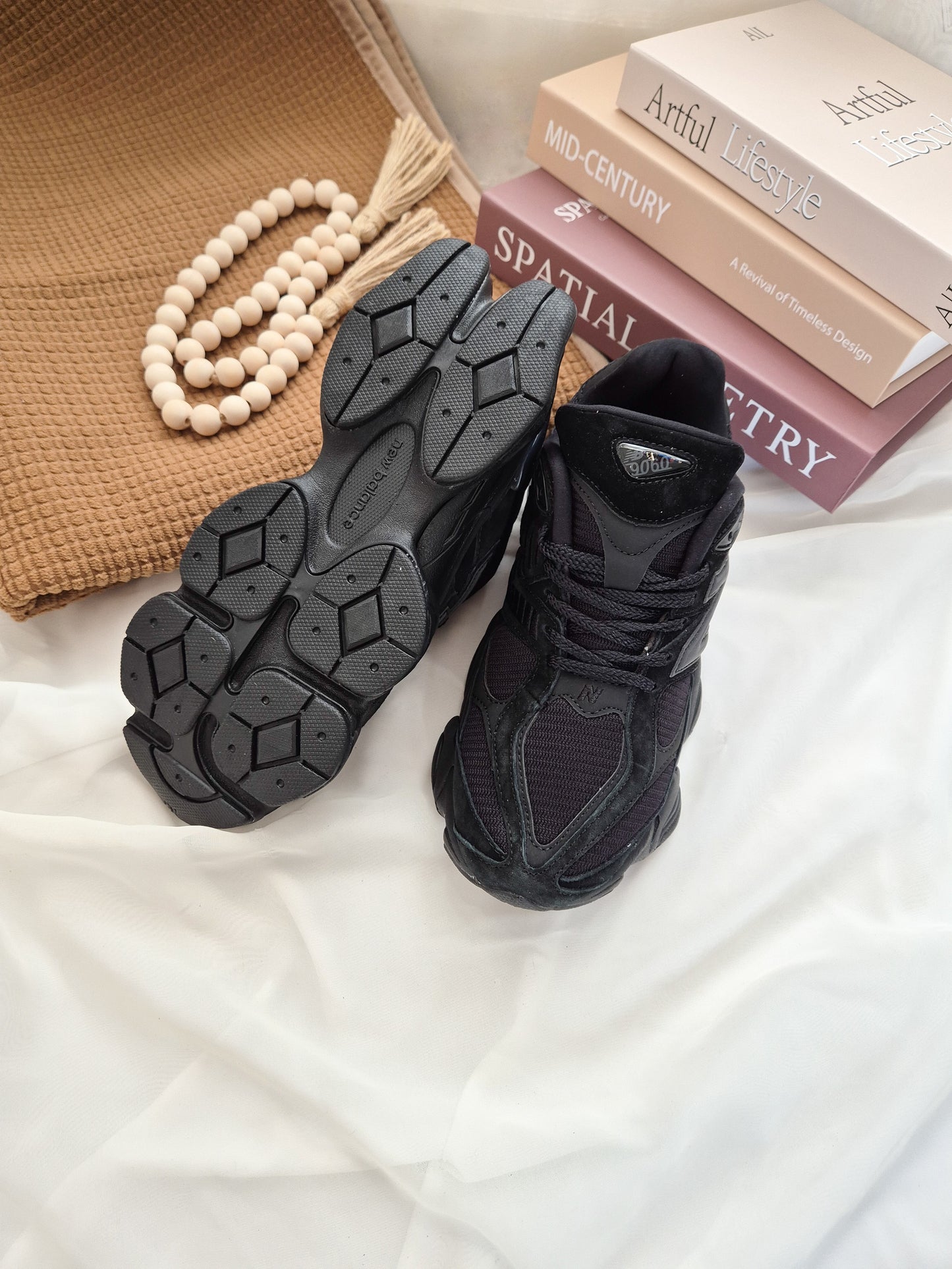 9060 lifestyle black