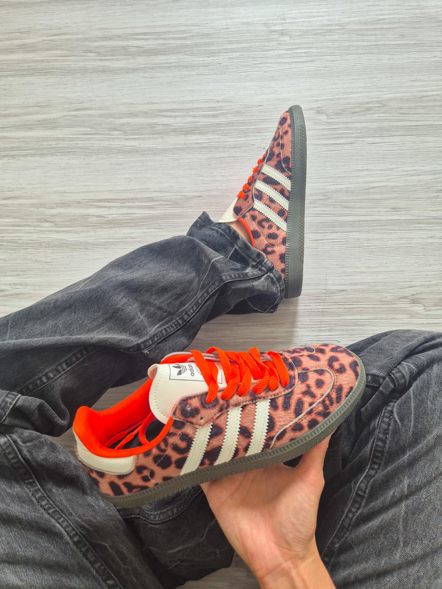 Samba Og Orange Leopard