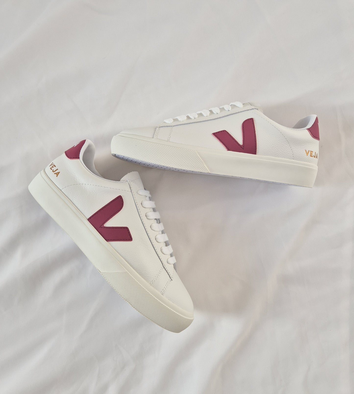 Veja Mid Red