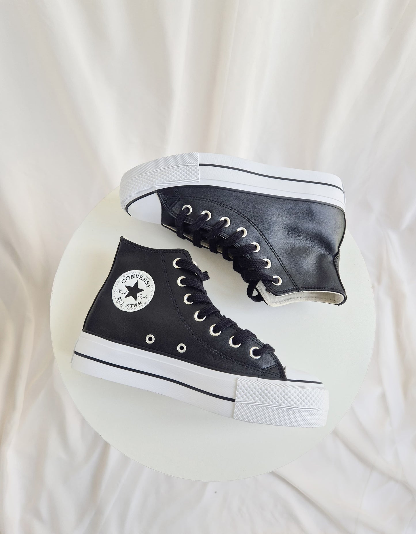Chuck Taylor Plataforma (Cuero)