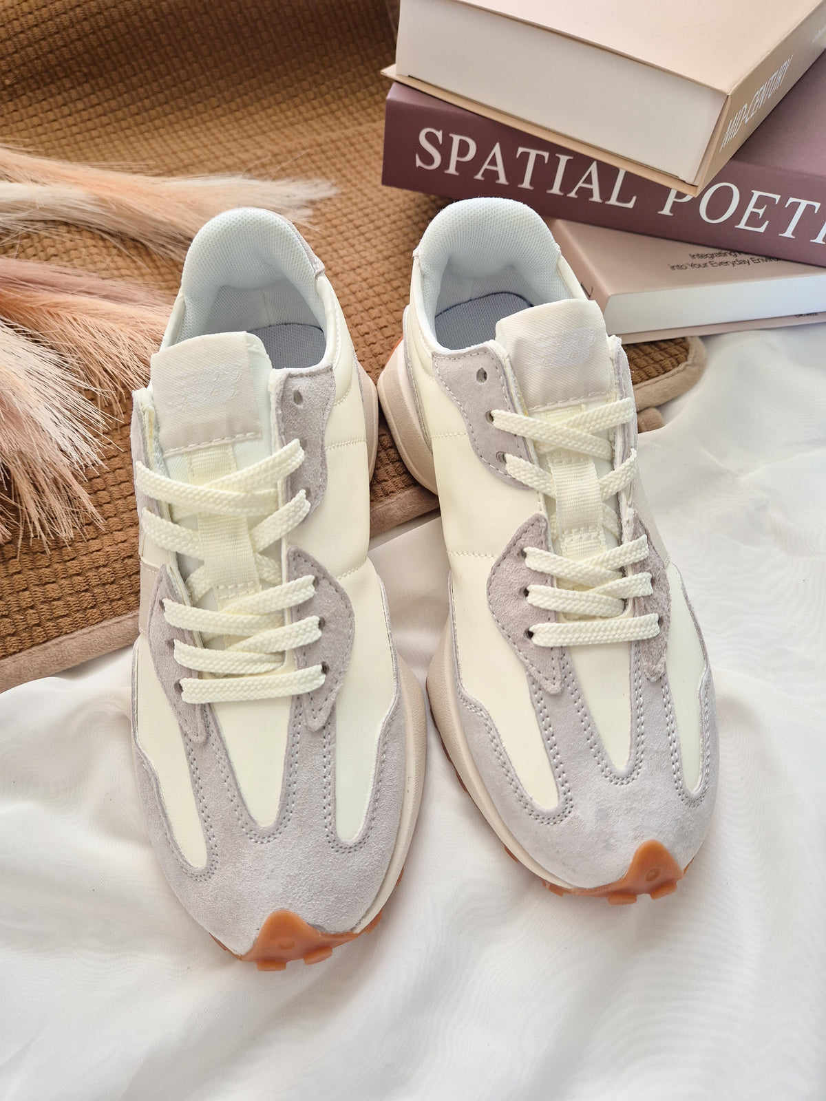 327 Navy Beige White