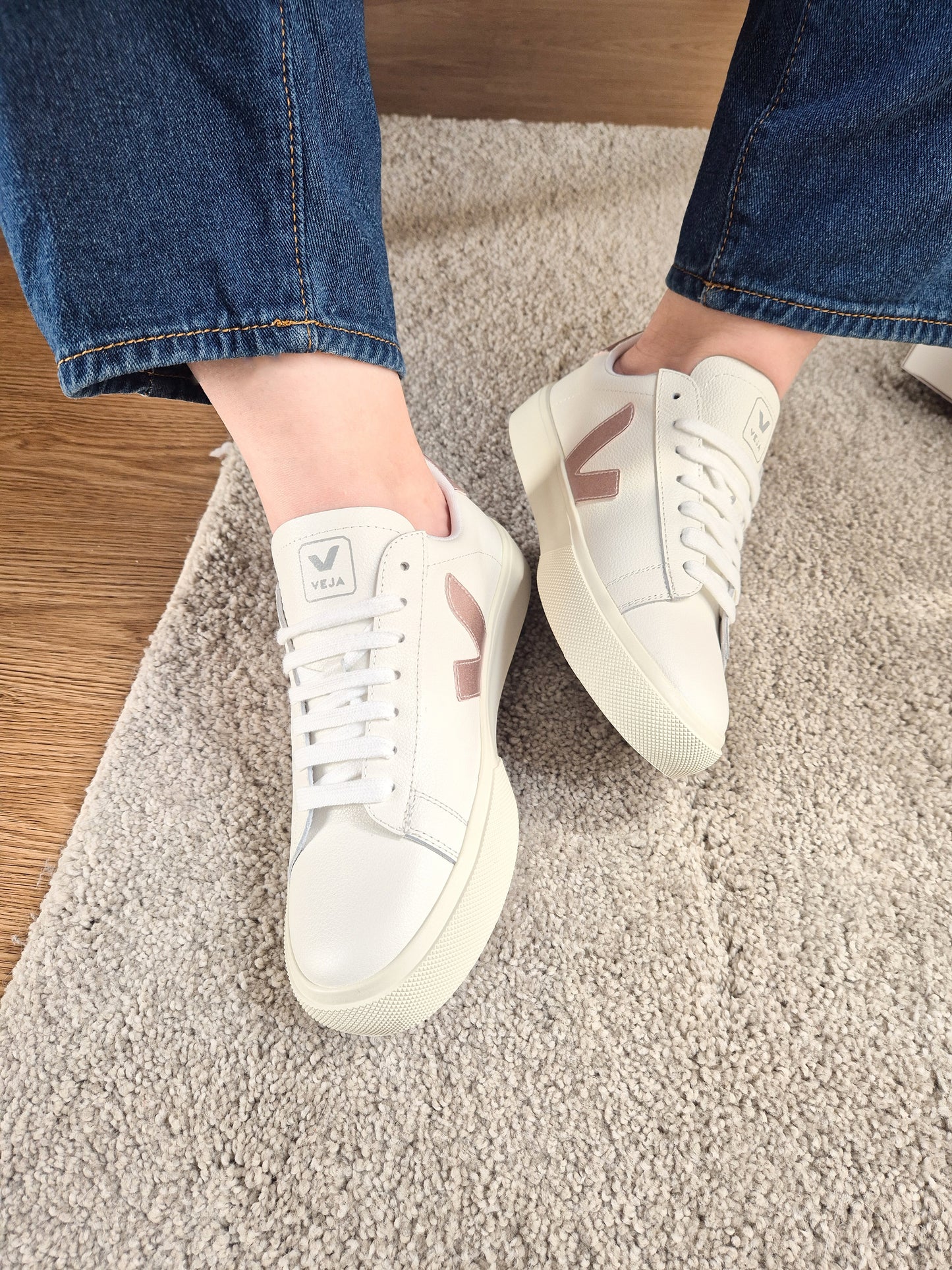Veja White Pink/Gold