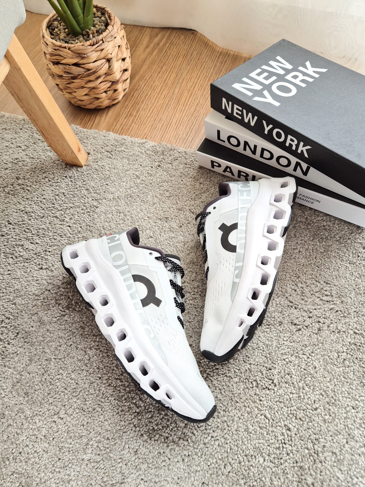 On Cloud Black Rubber