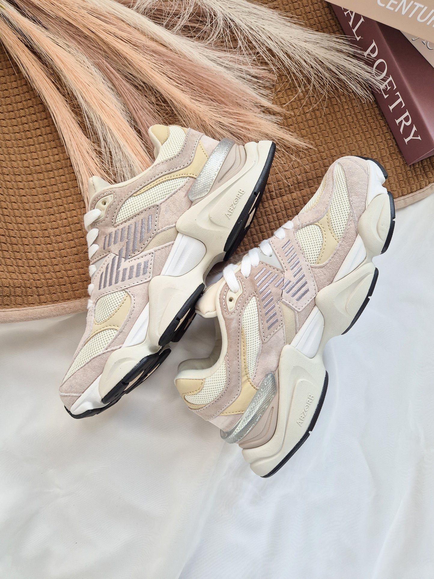 9060 Beige/ Brown