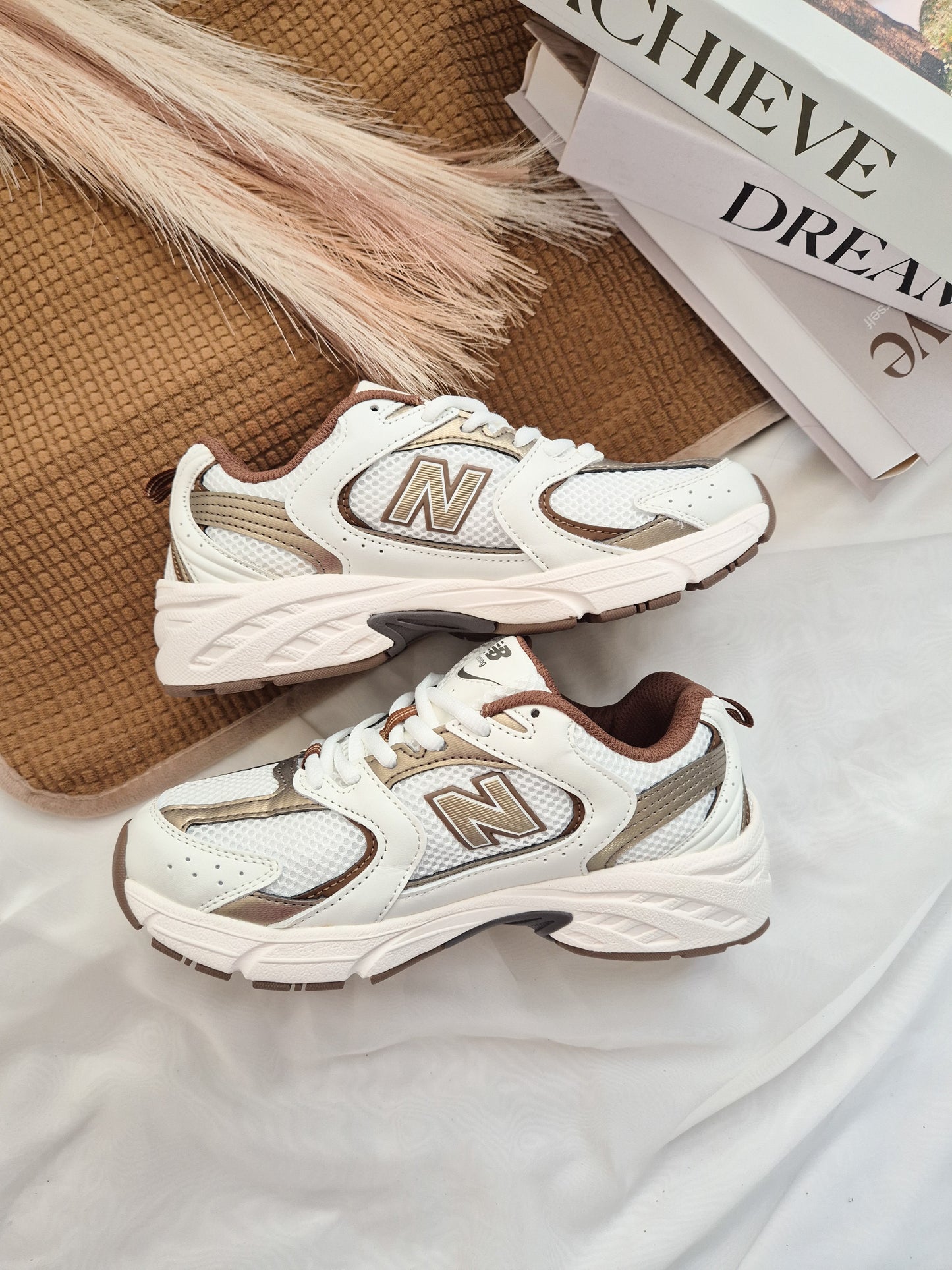 530 White Brown