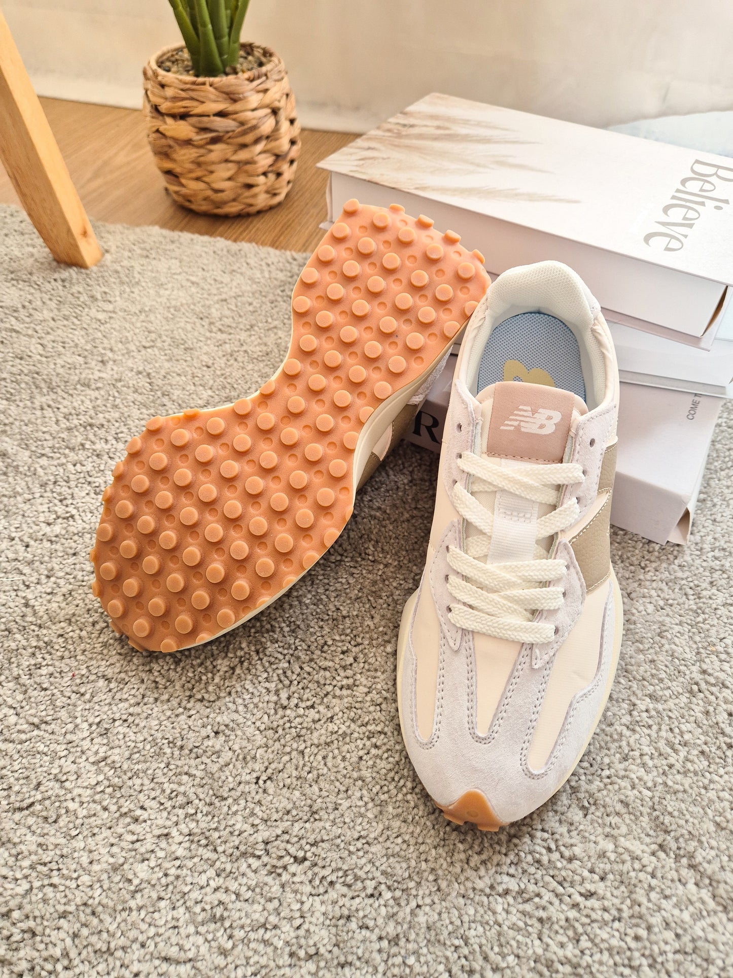 NB 327 Beige Retro