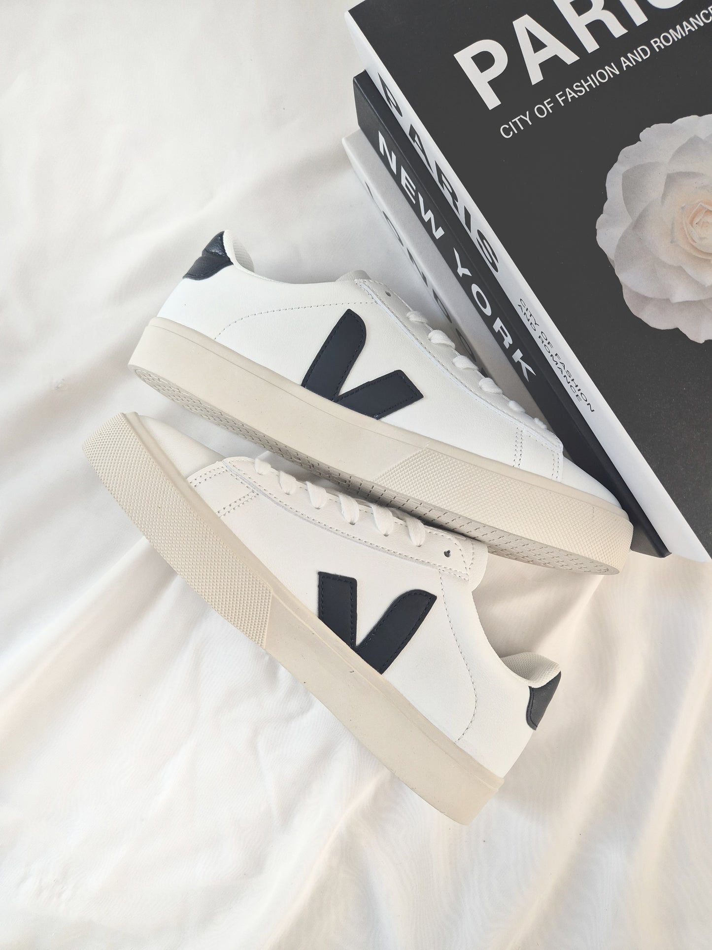 Veja Esplar Black