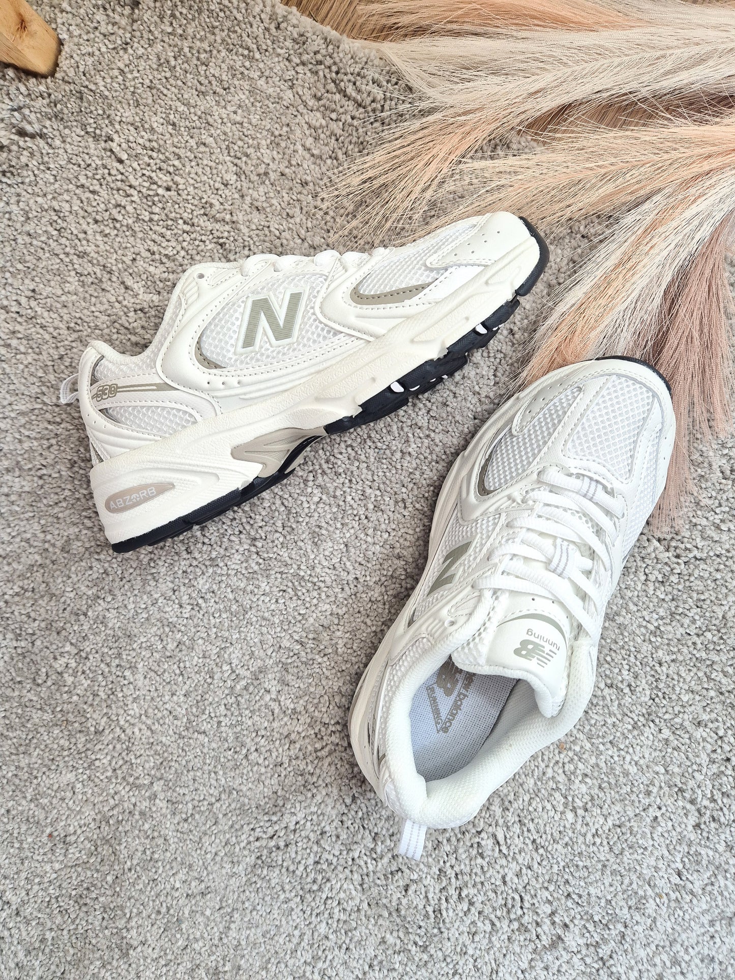 NB 530 Lightly Silver