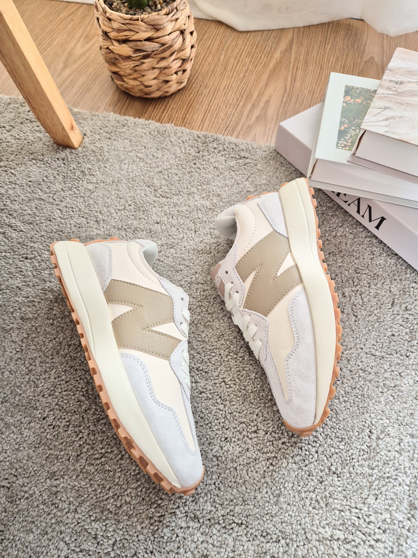 NB 327 Beige Retro