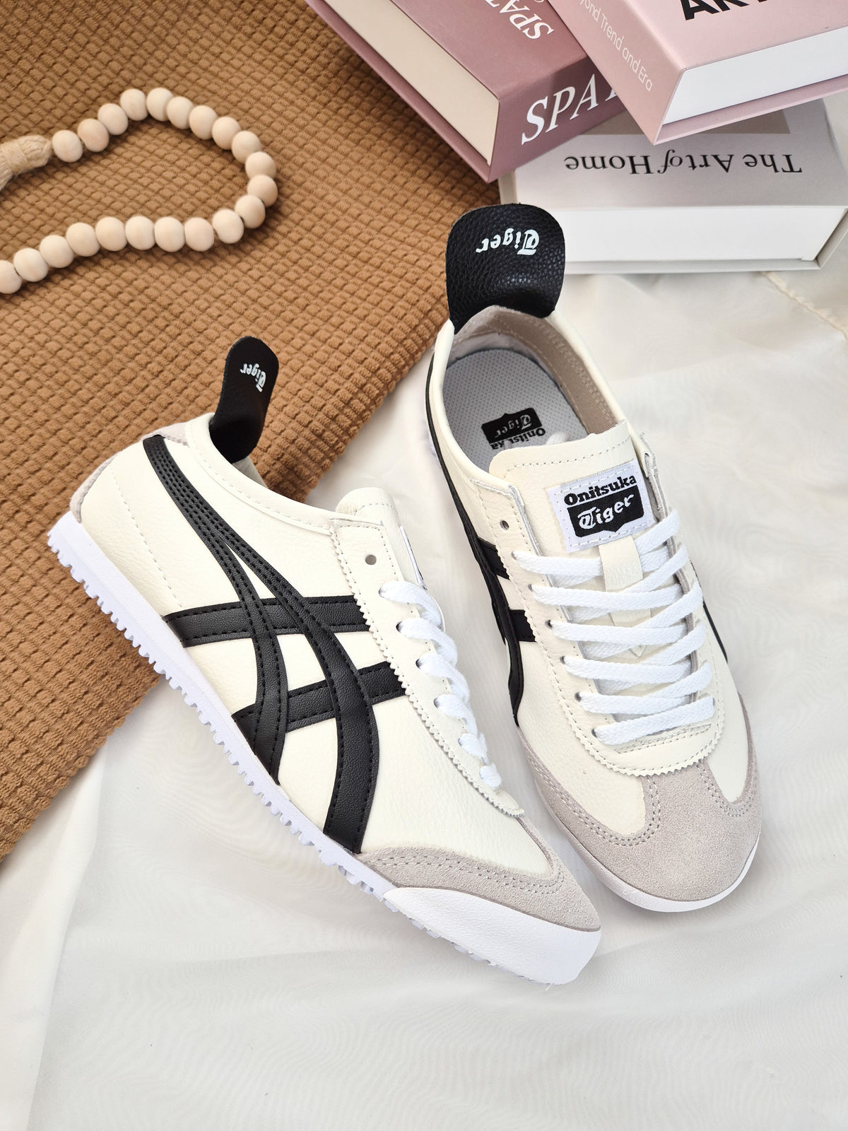 Onitsuka Tiger Black/White
