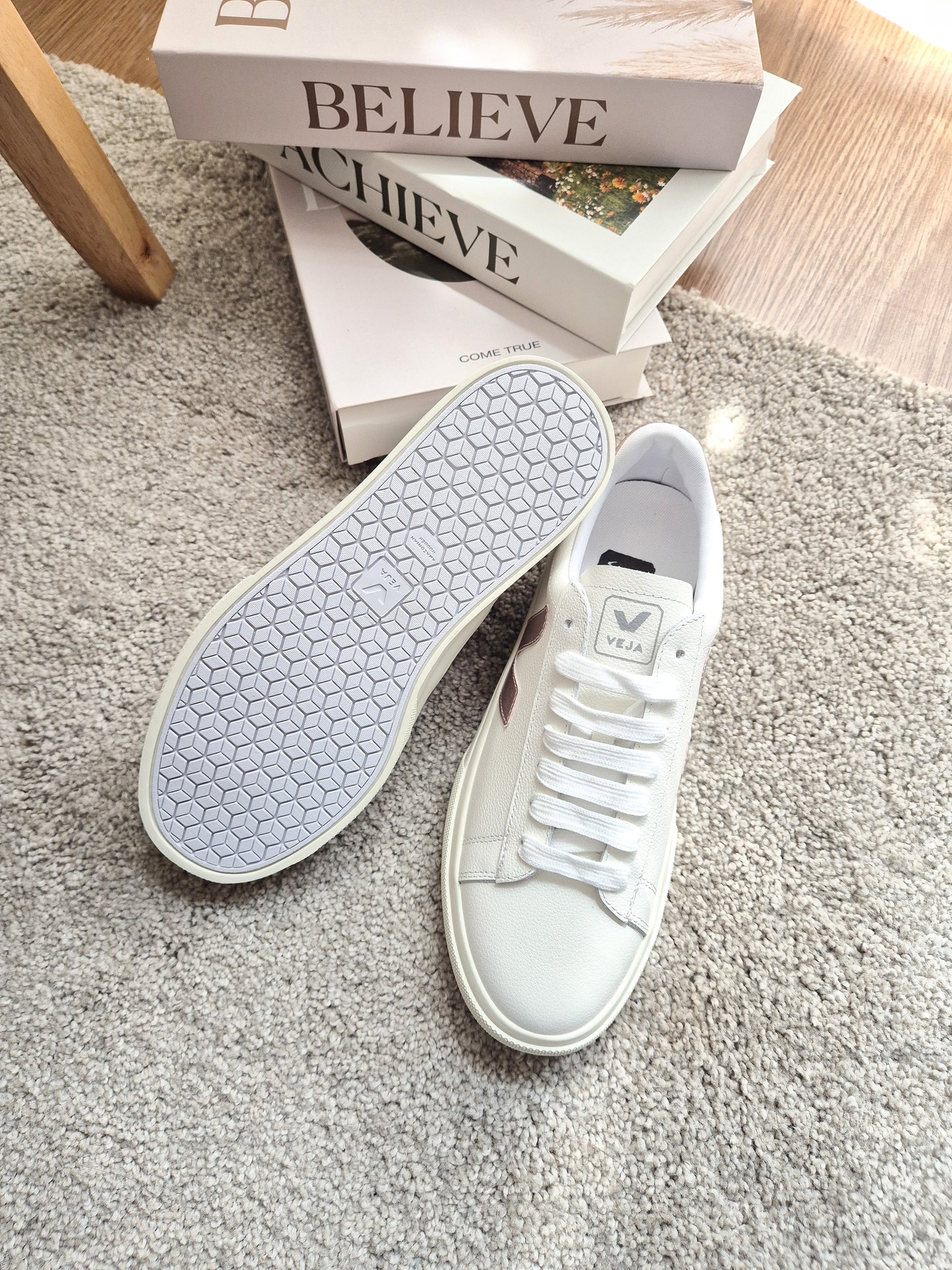 Veja White Pink/Gold
