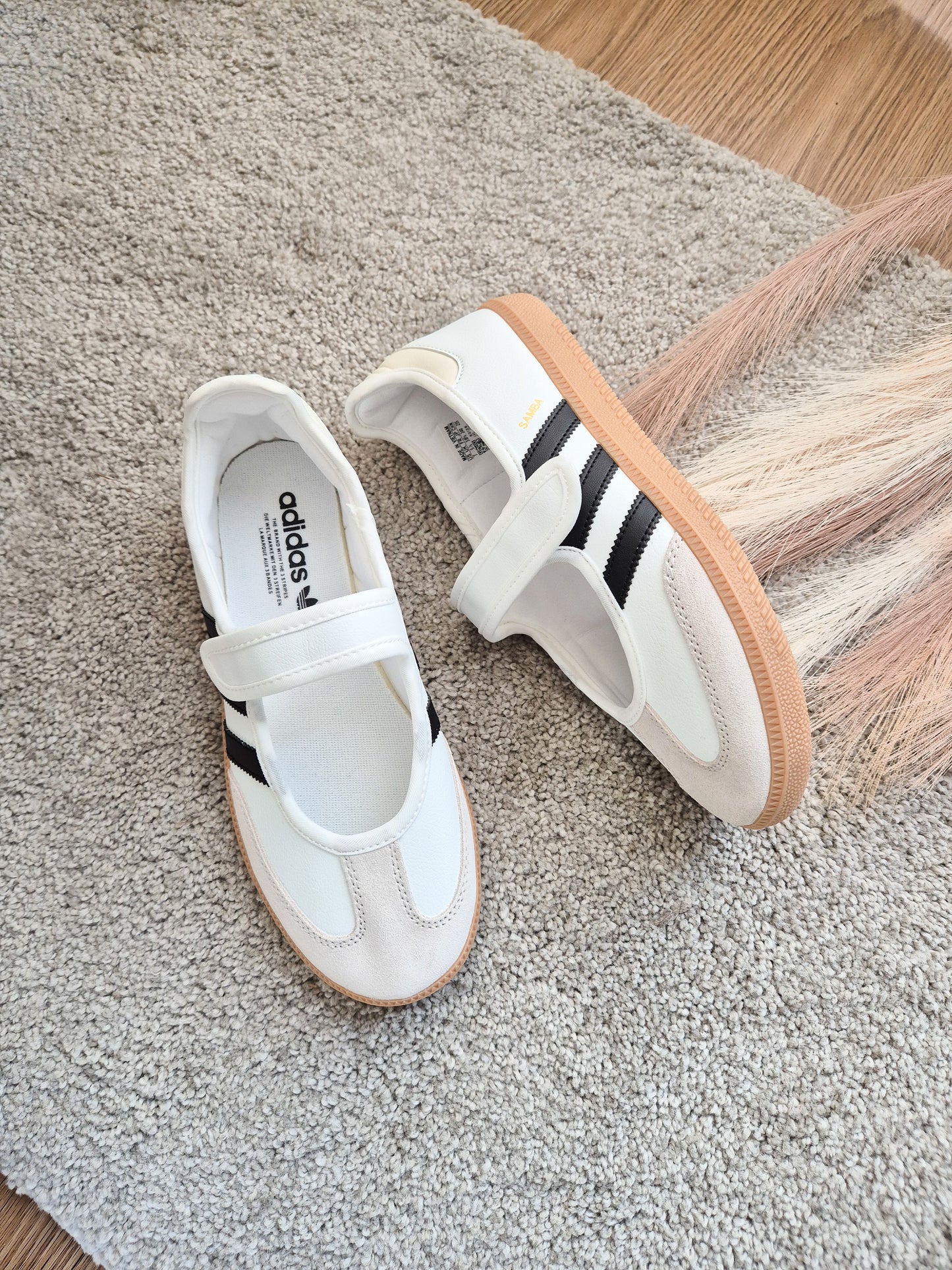 Samba Jane White
