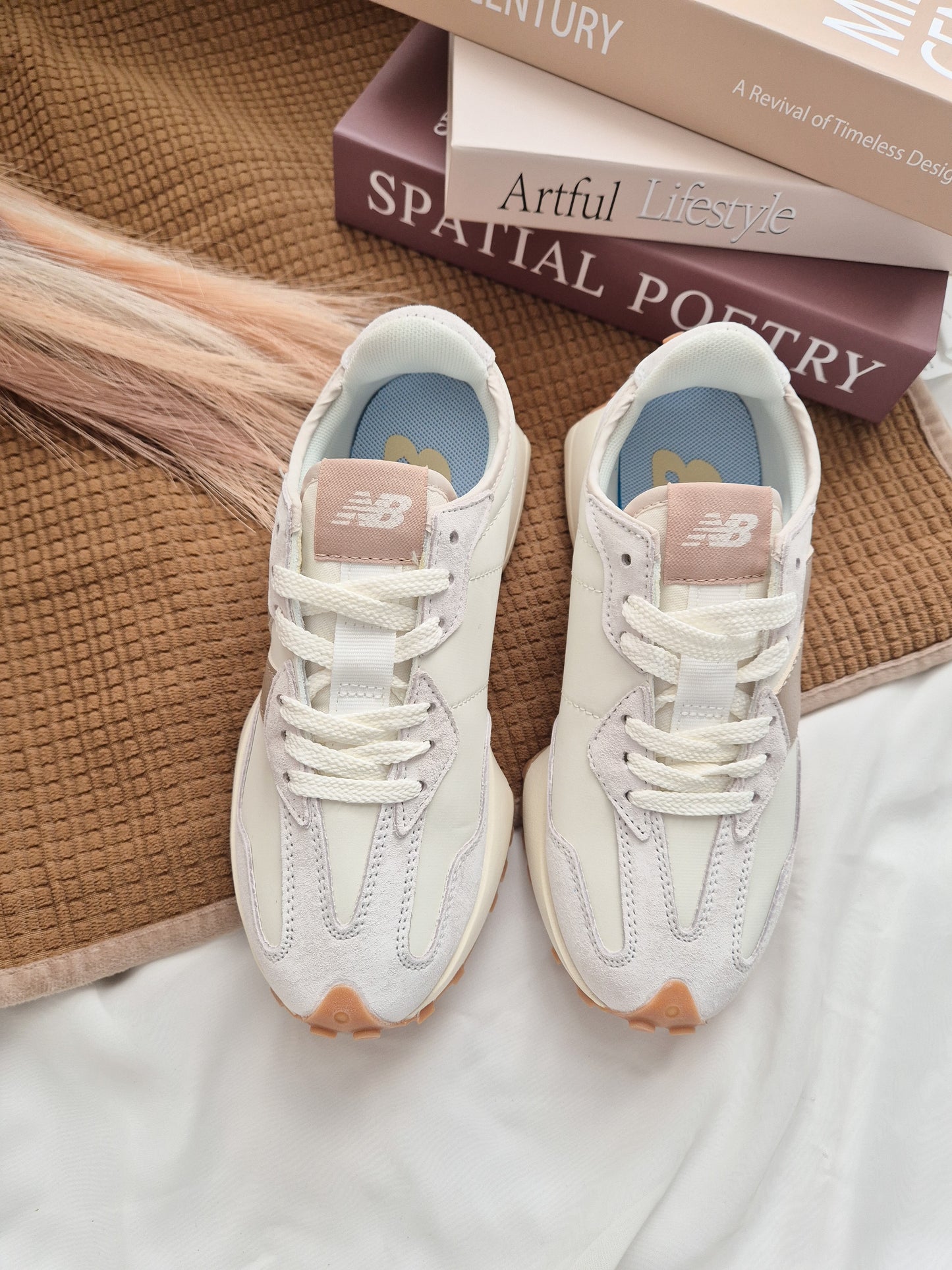 NB 327 Beige Retro