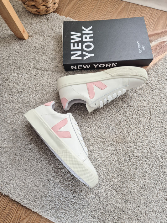Veja White/ Soft Pink