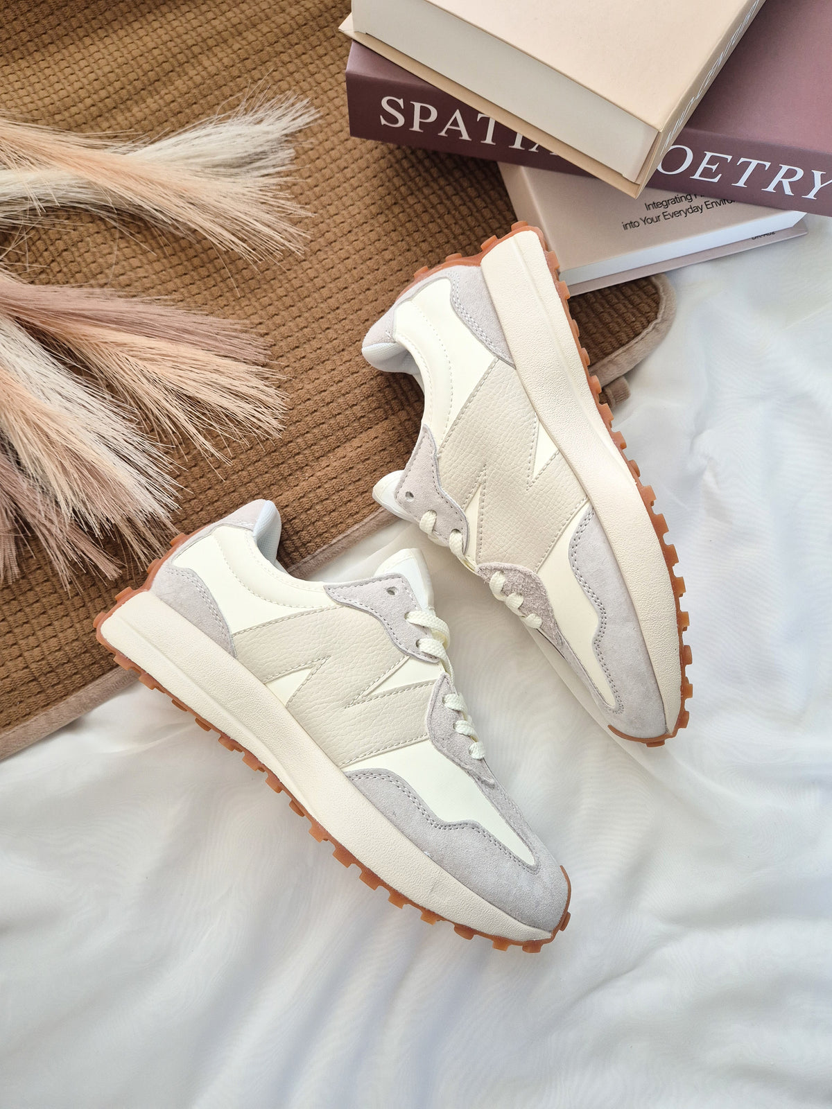 327 Navy Beige White